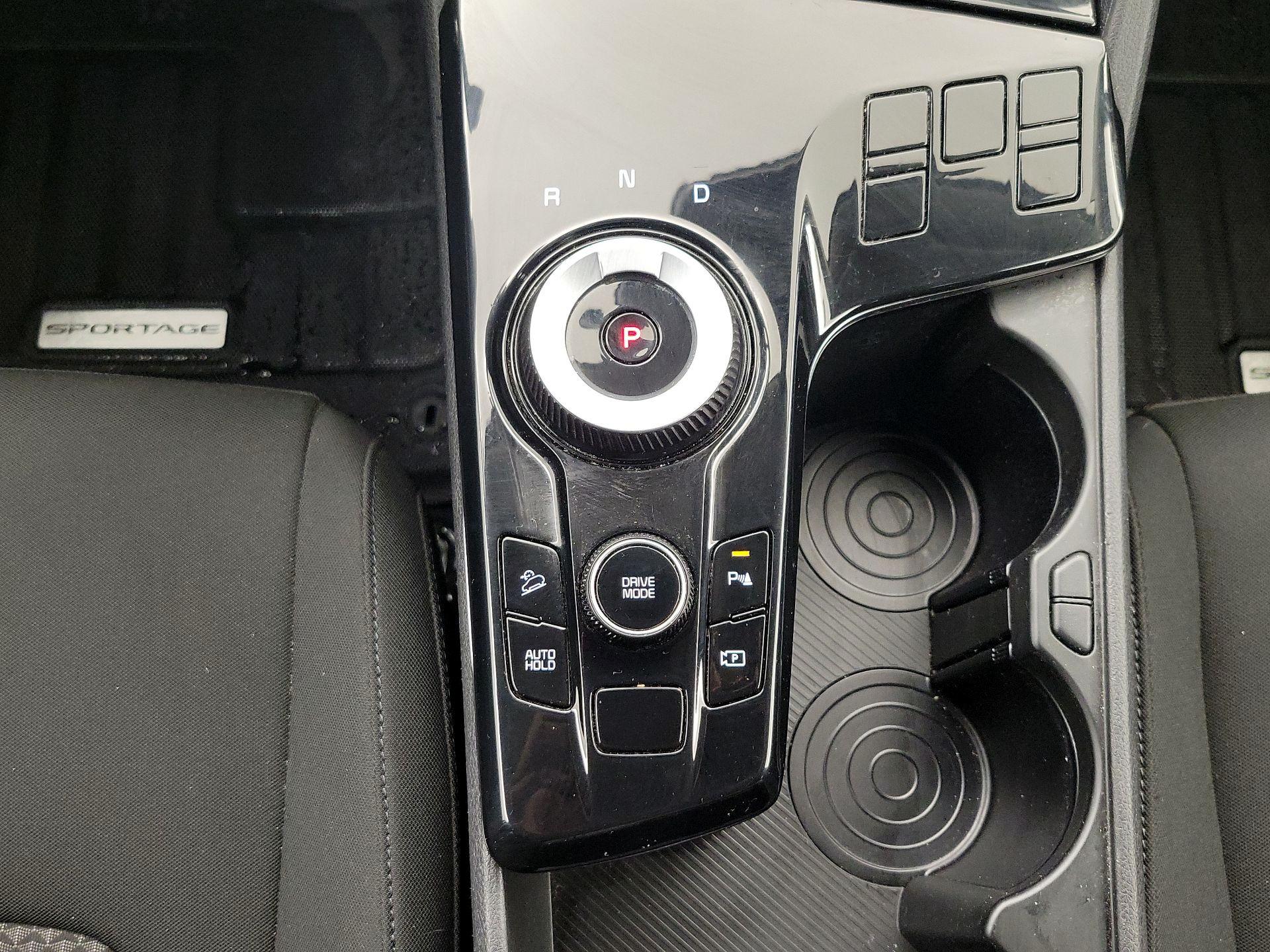 Thumbnail: 2023 Kia Sportage - 17