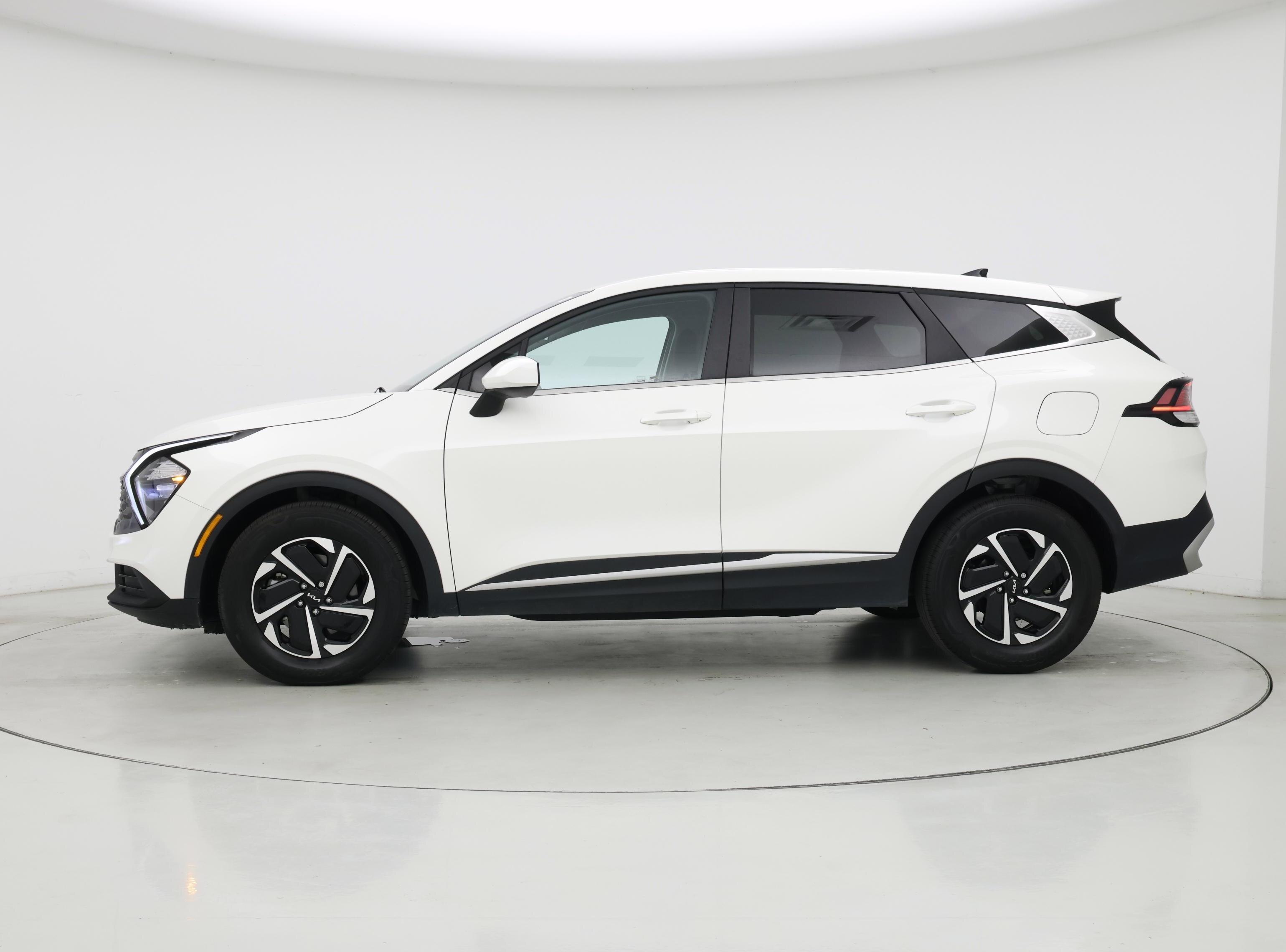 Thumbnail: 2023 Kia Sportage - 3