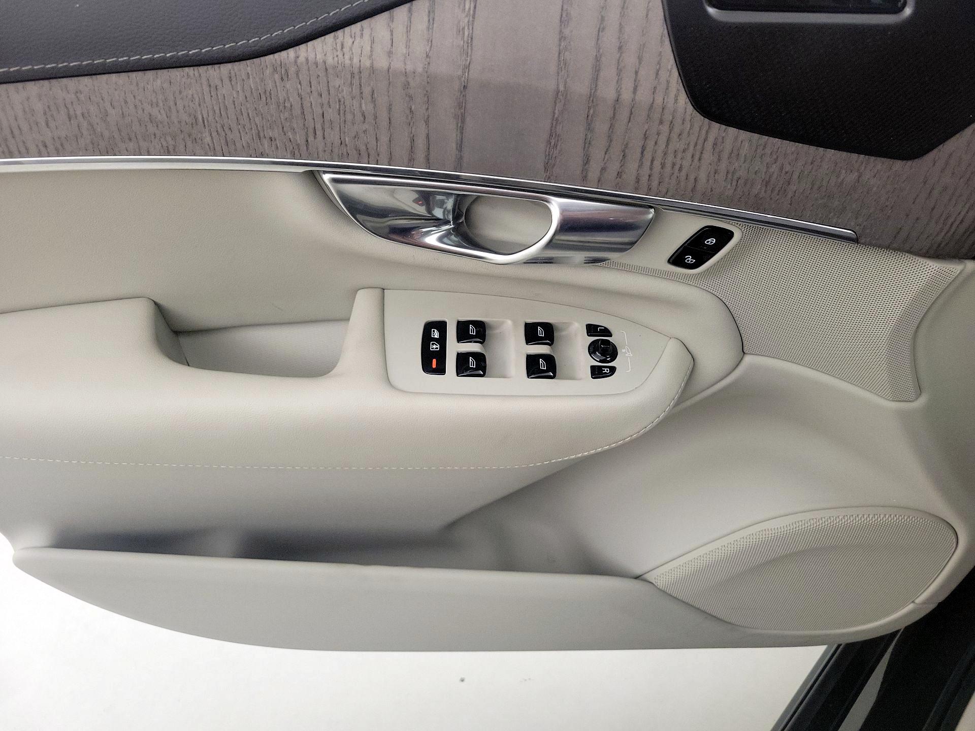 Thumbnail: 2021 Volvo XC90 - 12