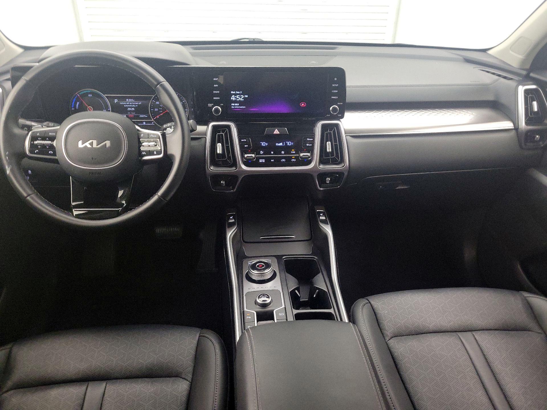 Thumbnail: 2023 Kia Sorento - 9