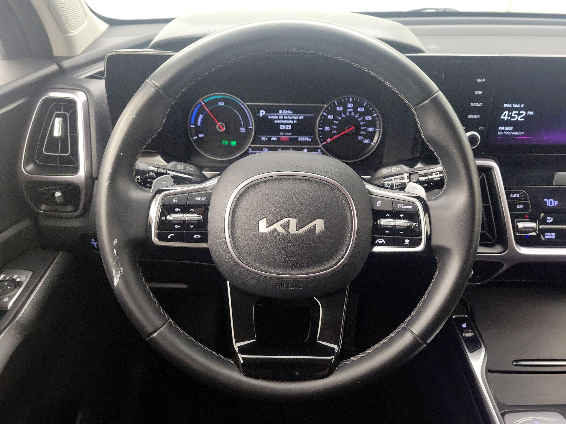 Thumbnail: 2023 Kia Sorento - 10