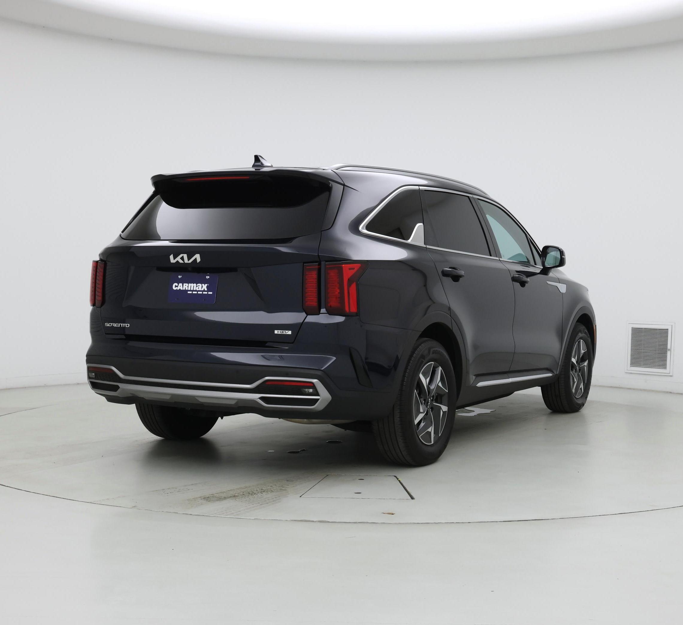 Thumbnail: 2023 Kia Sorento - 8