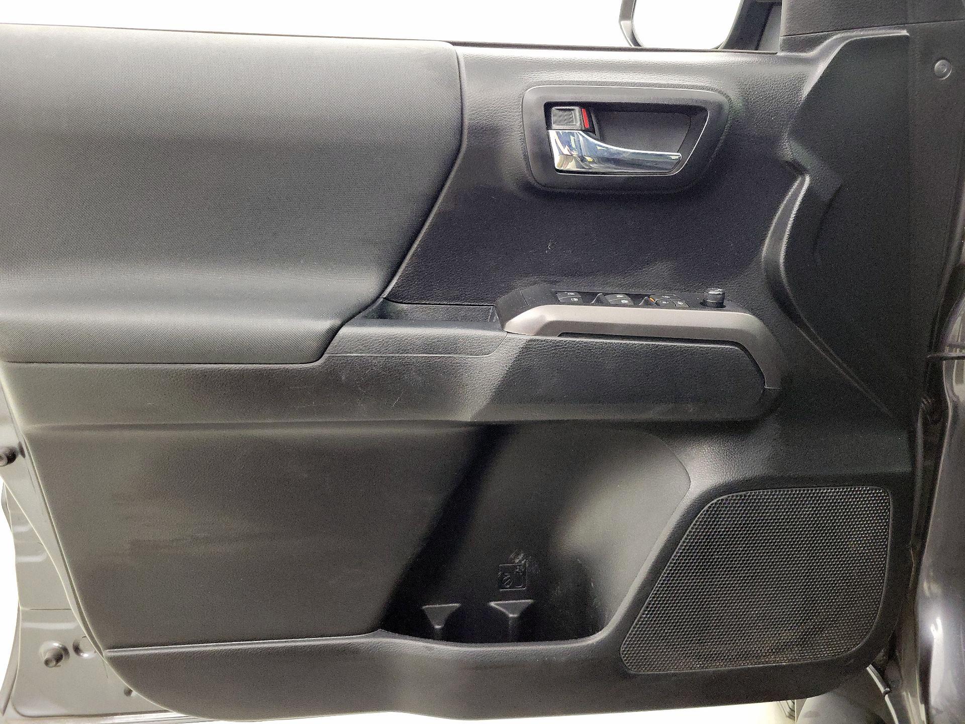 Thumbnail: 2022 Toyota Tacoma - 12