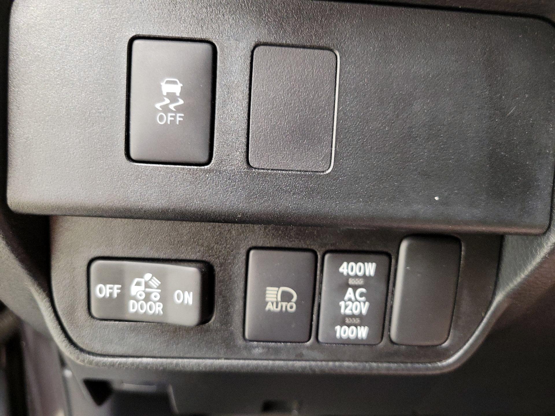 Thumbnail: 2022 Toyota Tacoma - 13