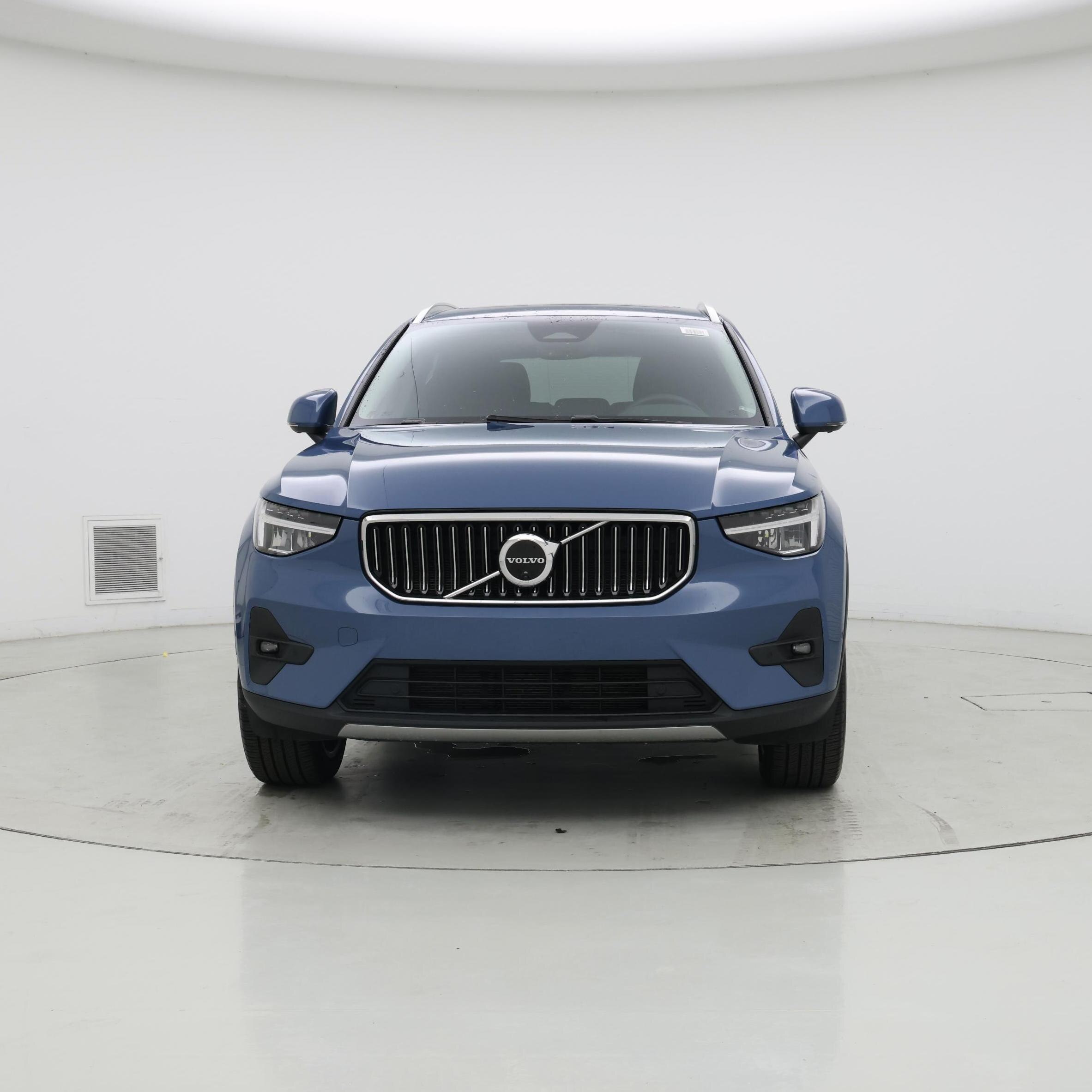 Thumbnail: 2023 Volvo XC40 - 5