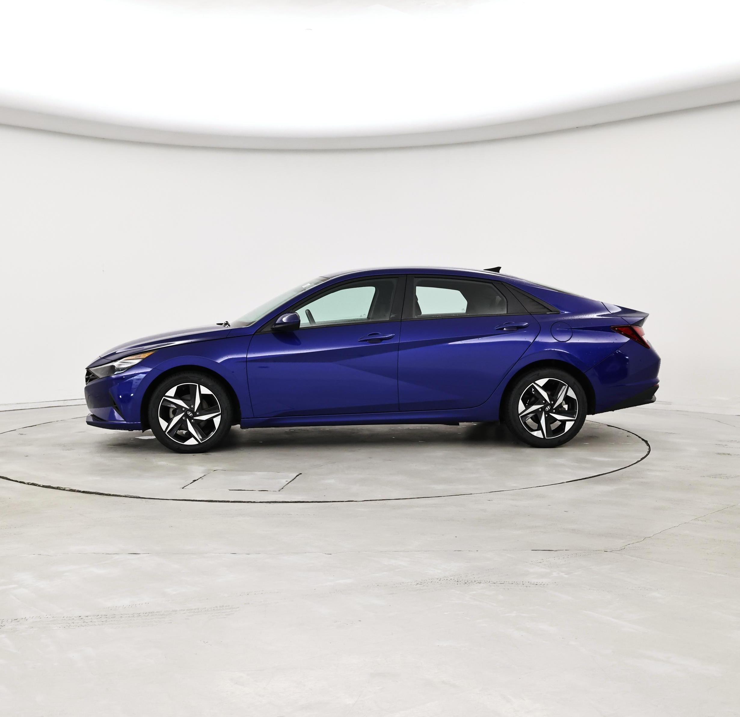 Thumbnail: 2023 Hyundai Elantra - 3