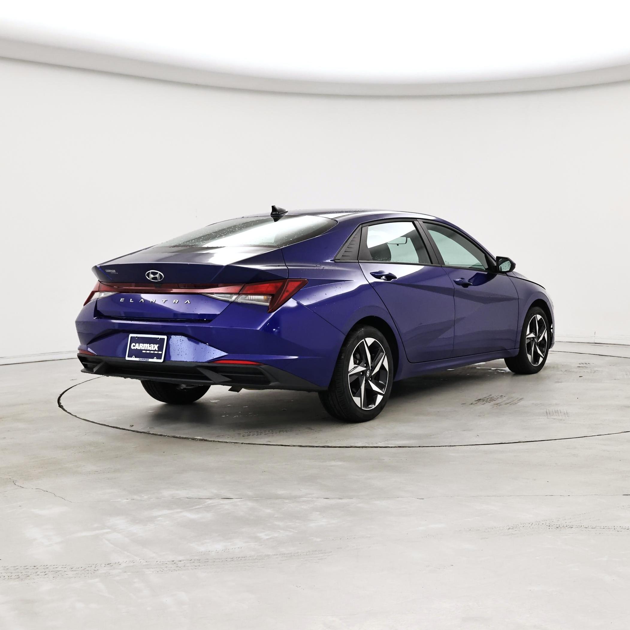 Thumbnail: 2023 Hyundai Elantra - 8