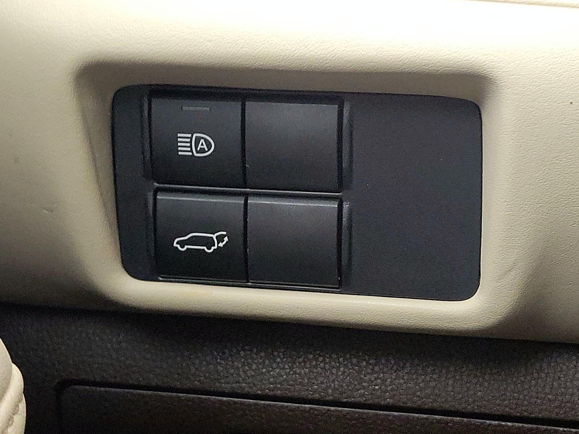 Thumbnail: 2021 Toyota Highlander - 13