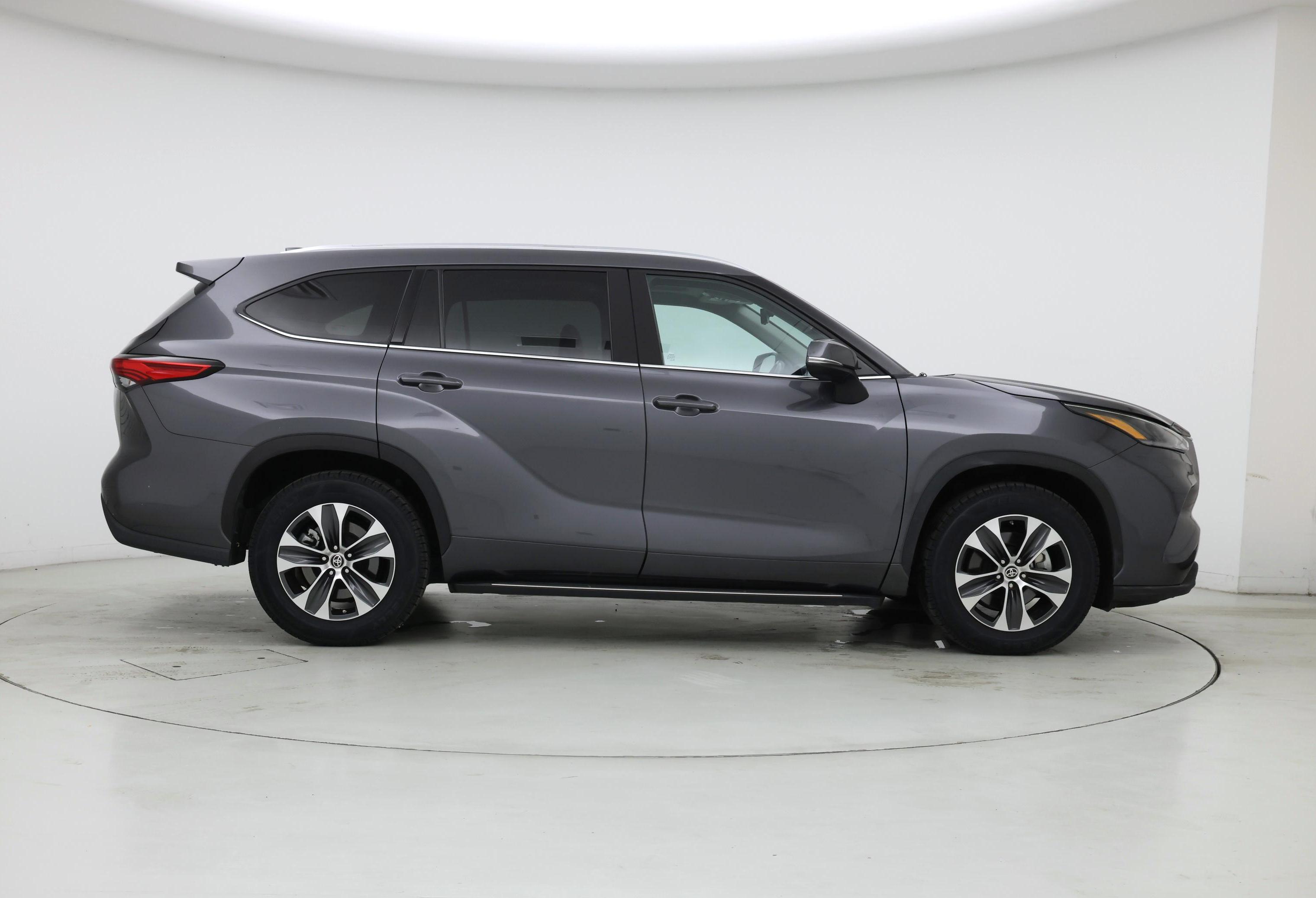 Thumbnail: 2021 Toyota Highlander - 7