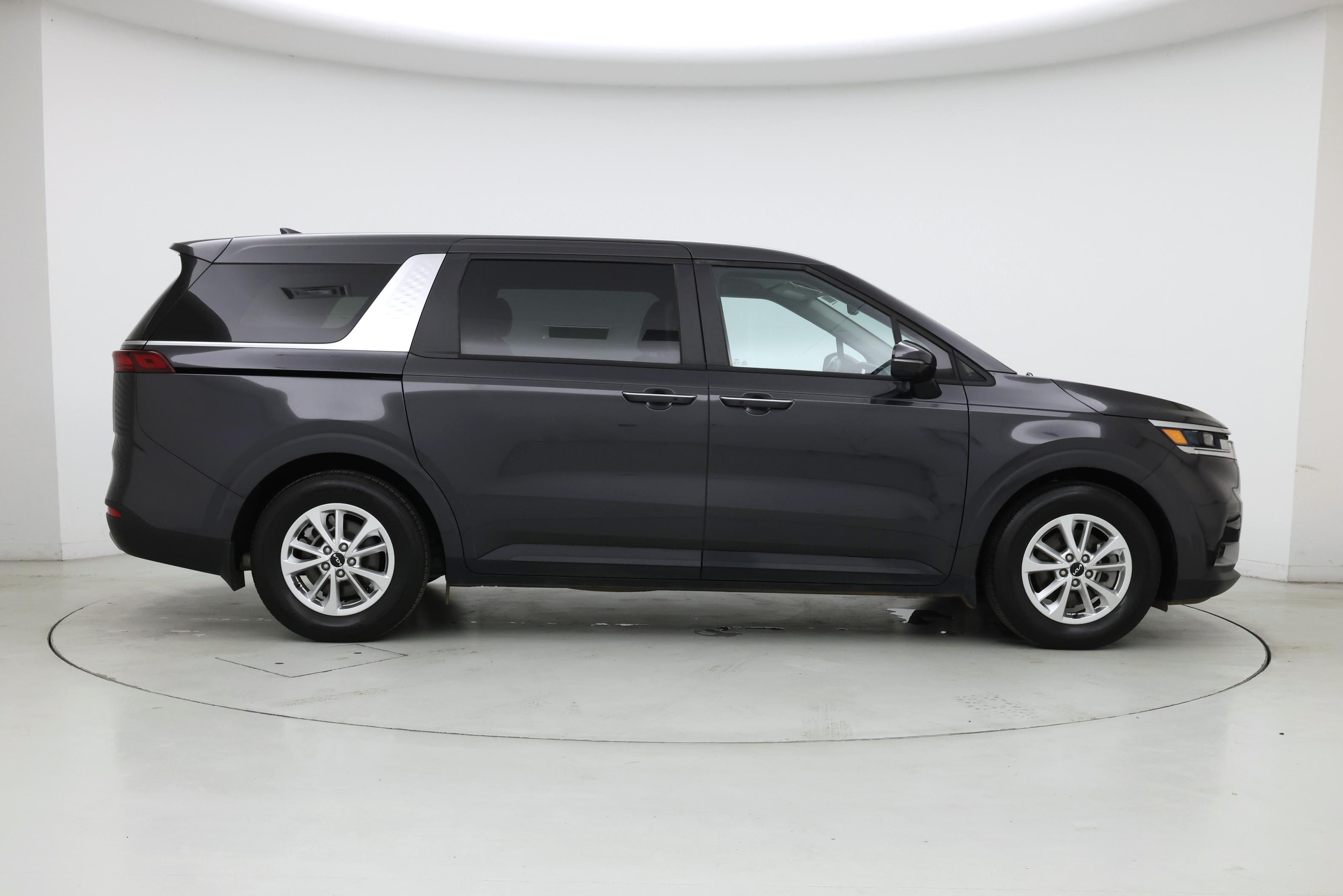 Thumbnail: 2023 Kia Carnival - 7