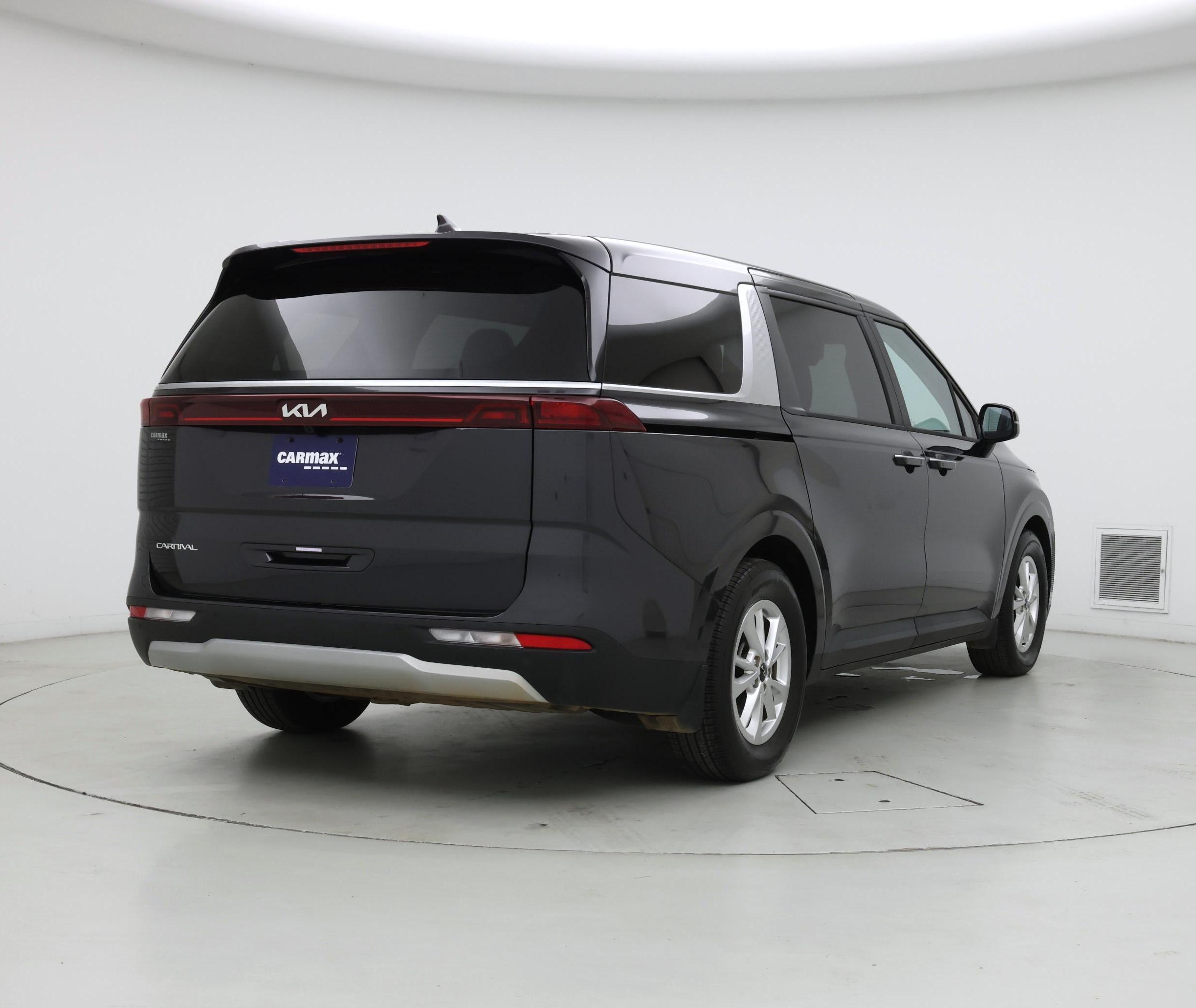 Thumbnail: 2023 Kia Carnival - 8