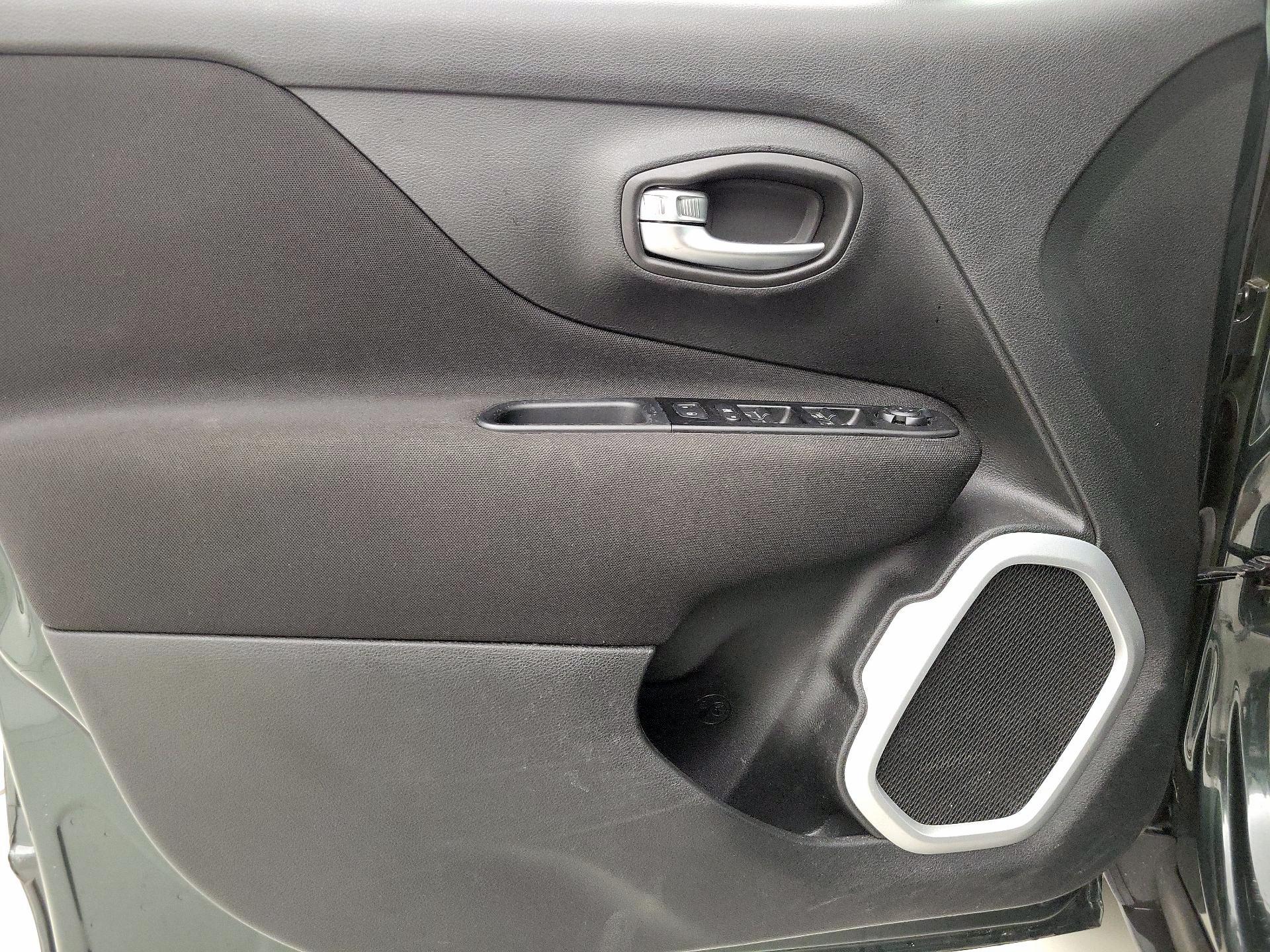 Thumbnail: 2021 Jeep Renegade - 12