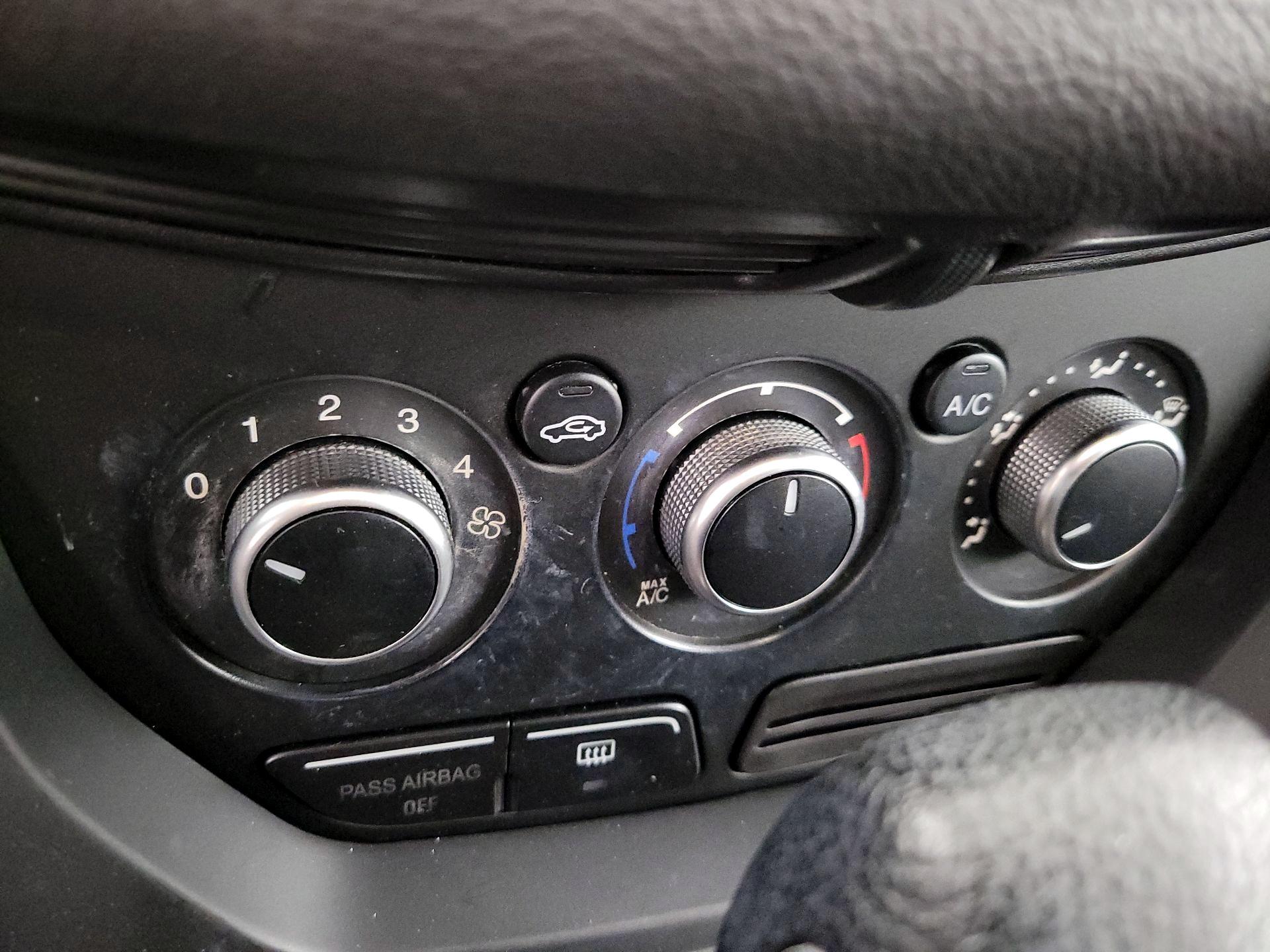 Thumbnail: 2015 Ford Escape - 16