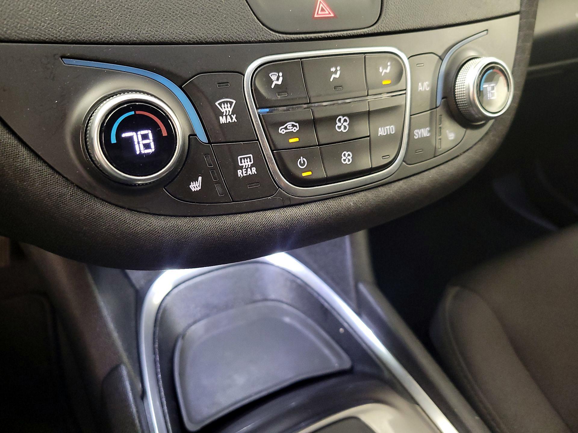 Thumbnail: 2019 Chevrolet Malibu - 14