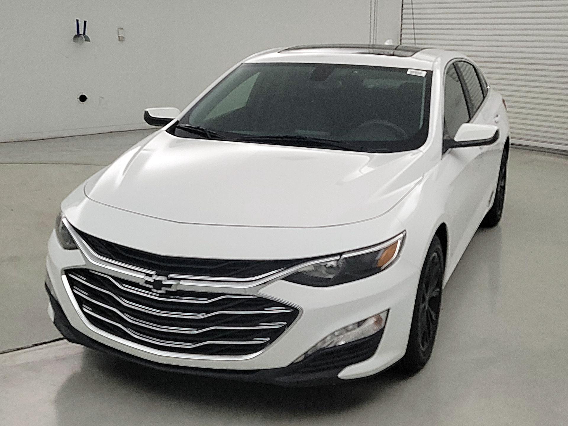 Thumbnail: 2019 Chevrolet Malibu - 3