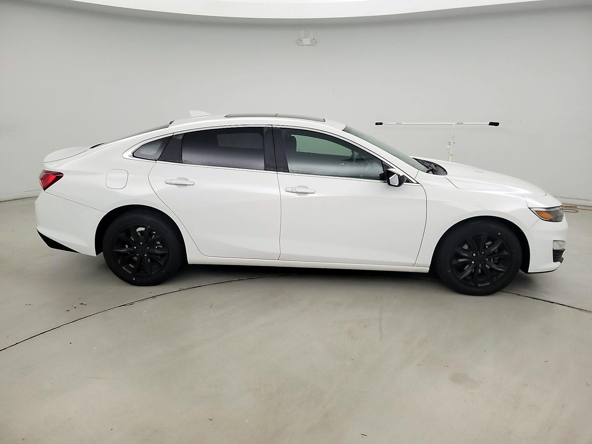 Thumbnail: 2019 Chevrolet Malibu - 4