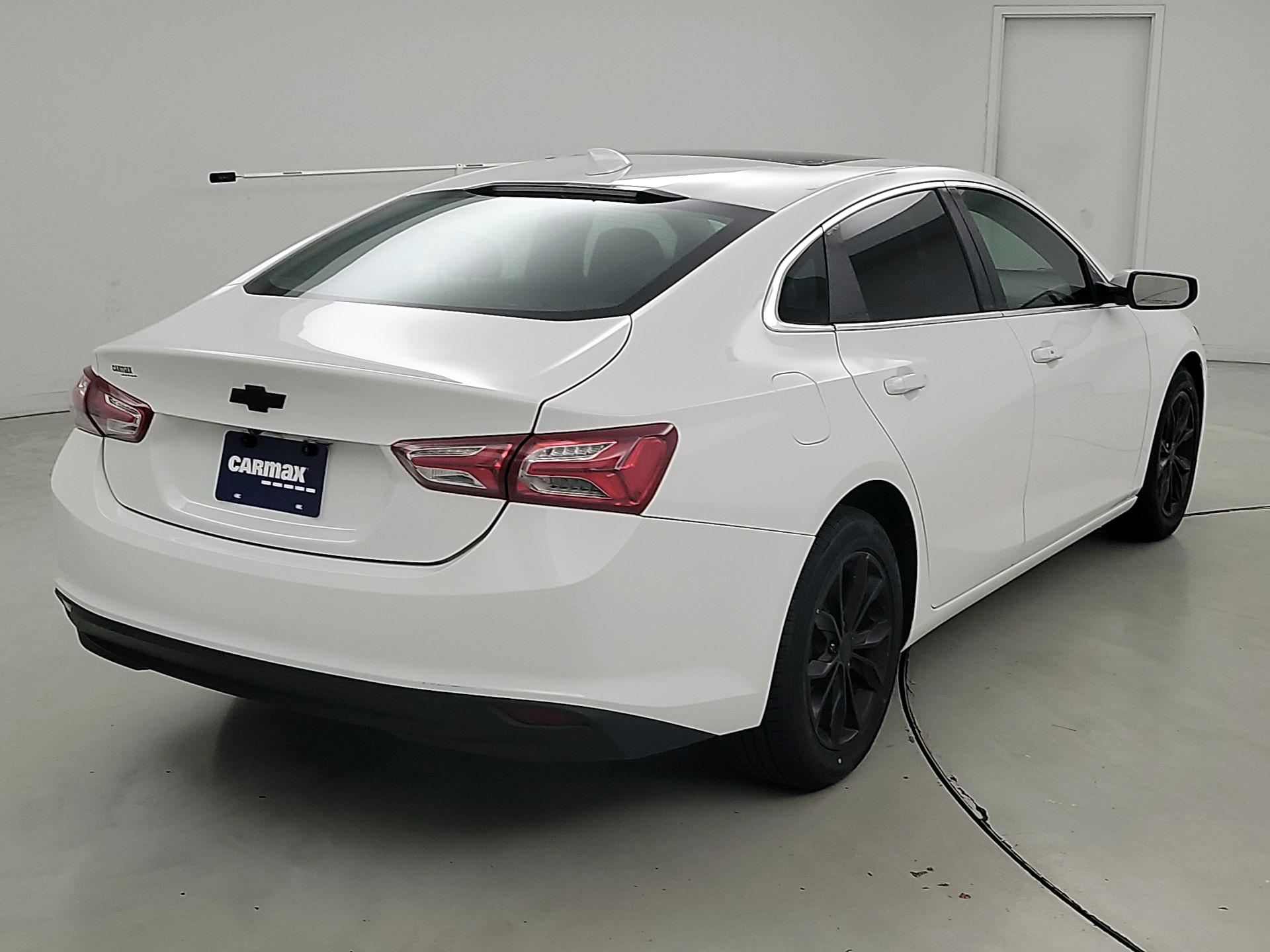 Thumbnail: 2019 Chevrolet Malibu - 5