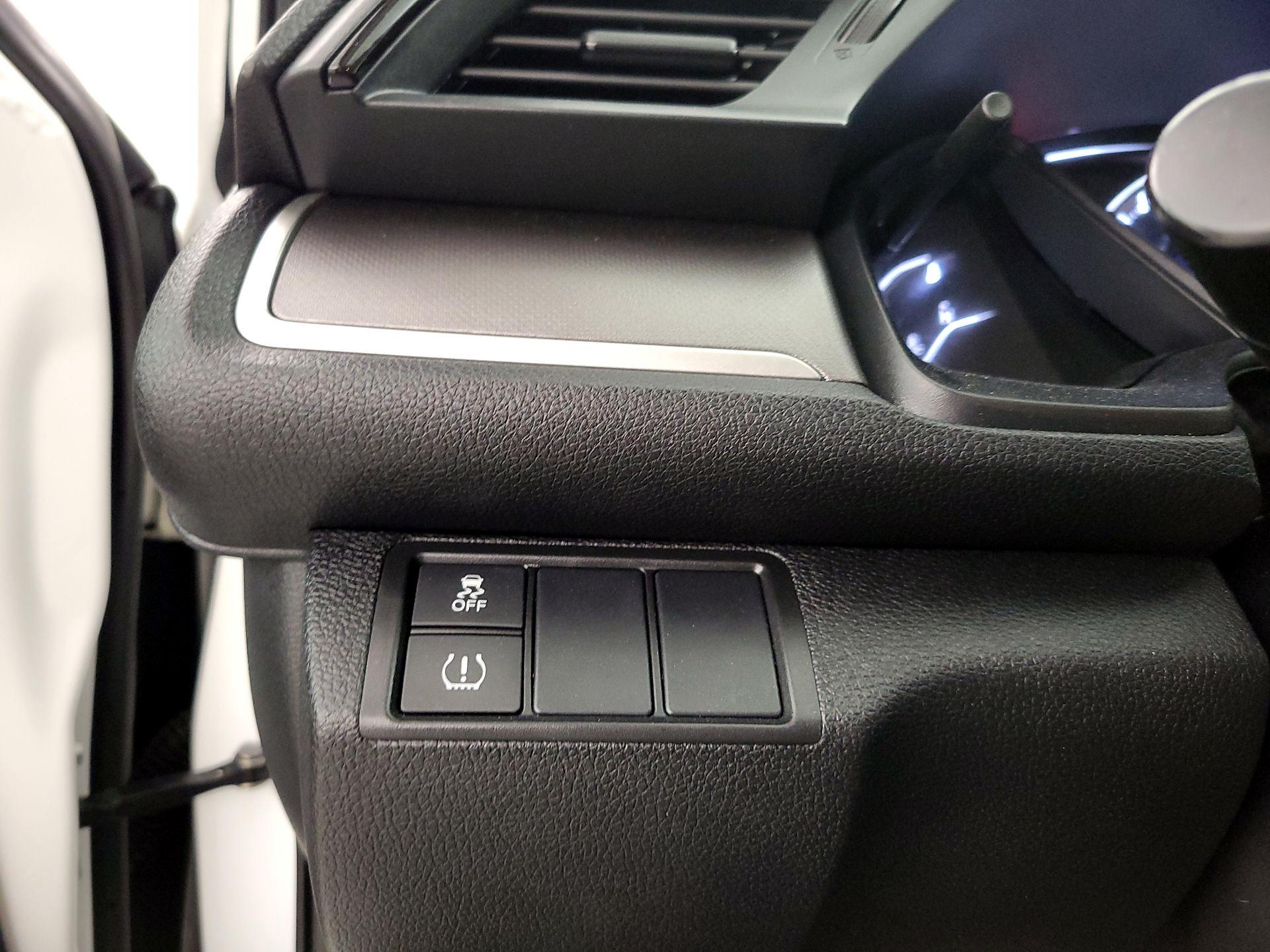 Thumbnail: 2016 Honda Civic - 11