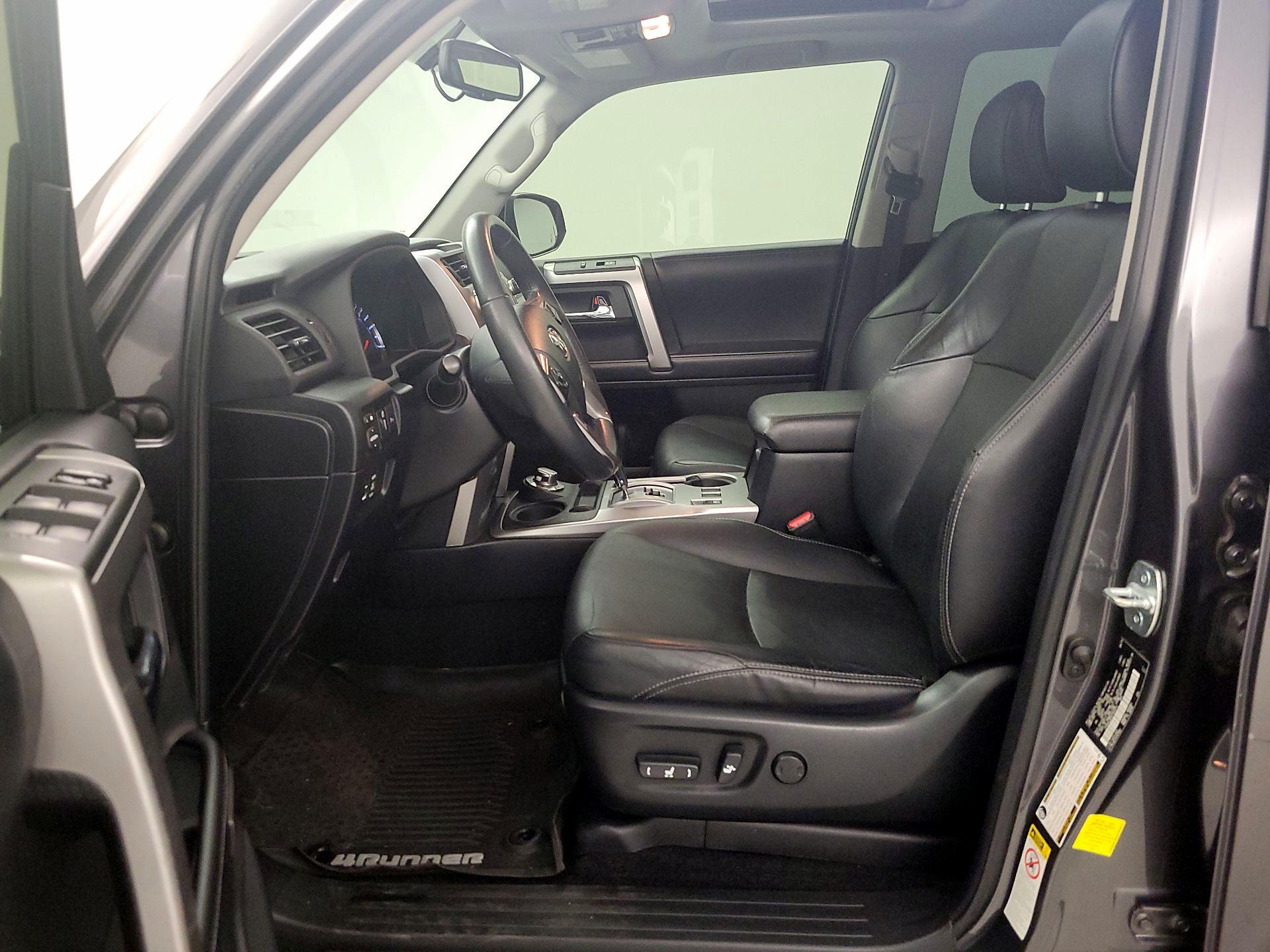Thumbnail: 2016 Toyota 4Runner - 9