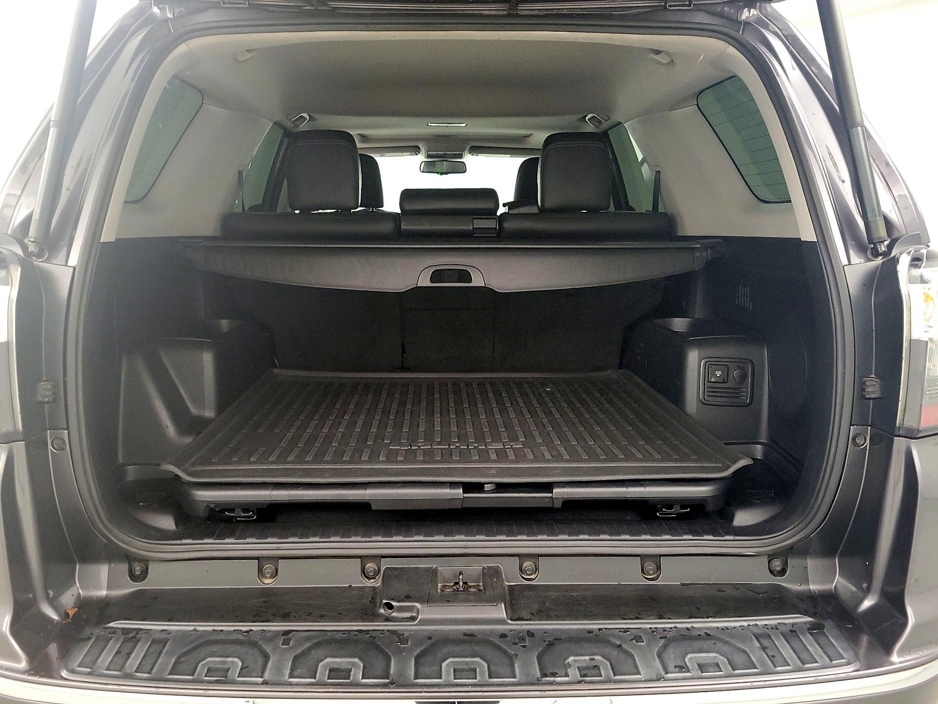 Thumbnail: 2016 Toyota 4Runner - 19