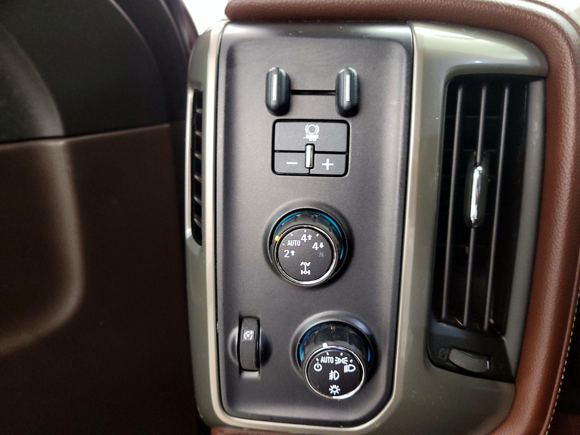 Thumbnail: 2015 Chevrolet Silverado 1500 - 11