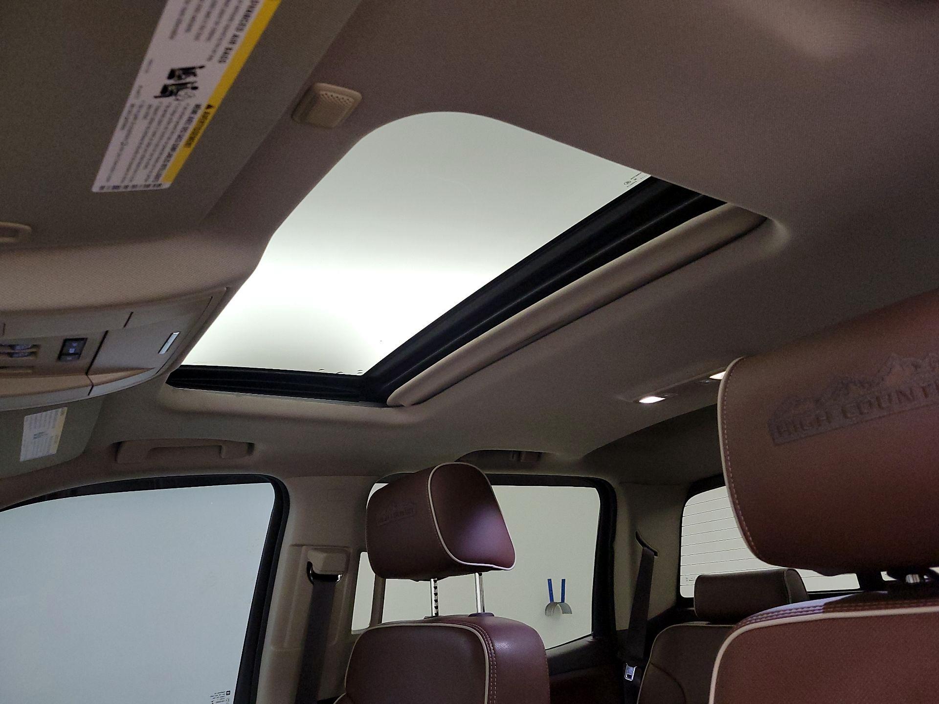 Thumbnail: 2015 Chevrolet Silverado 1500 - 17