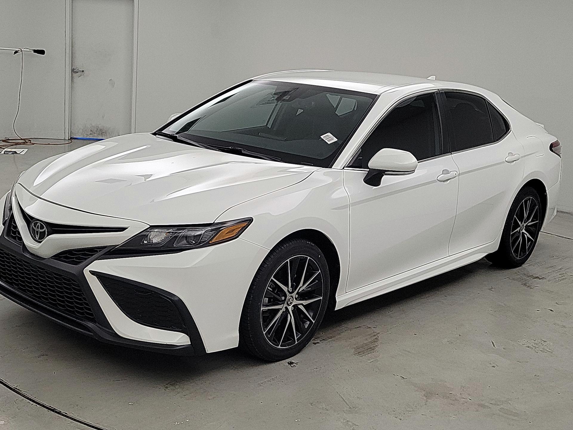 Thumbnail: 2024 Toyota Camry - 3