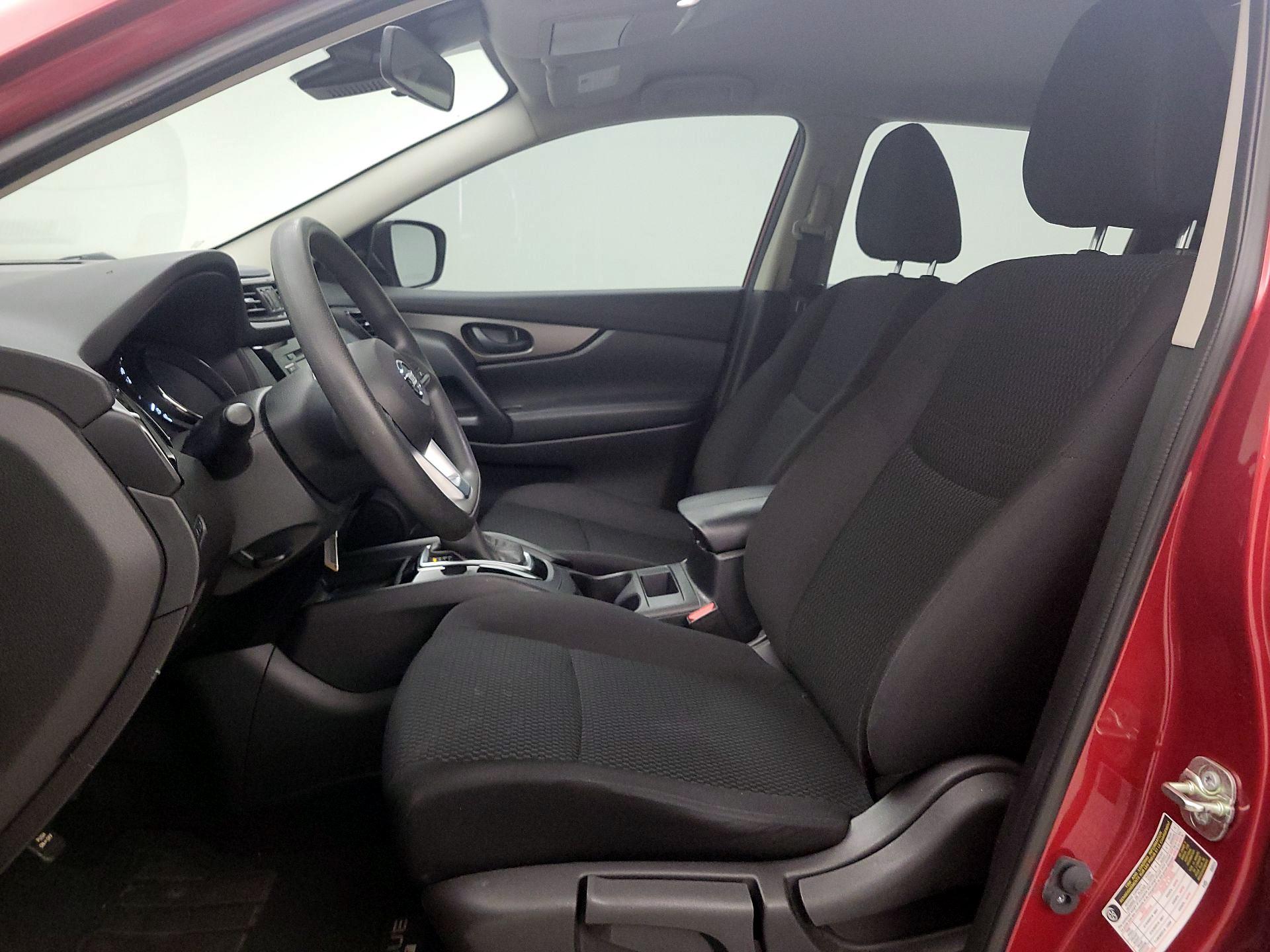 Thumbnail: 2020 Nissan Rogue Sport - 9