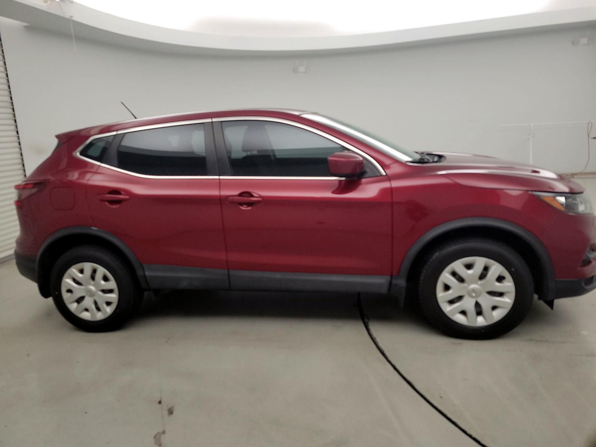 Thumbnail: 2020 Nissan Rogue Sport - 4