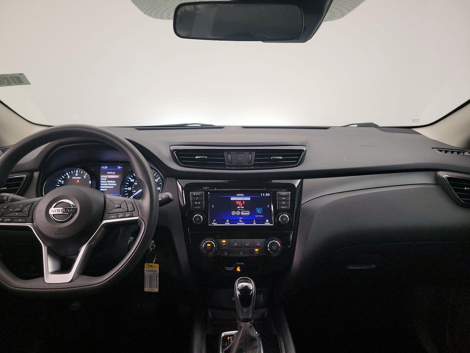Thumbnail: 2020 Nissan Rogue Sport - 8