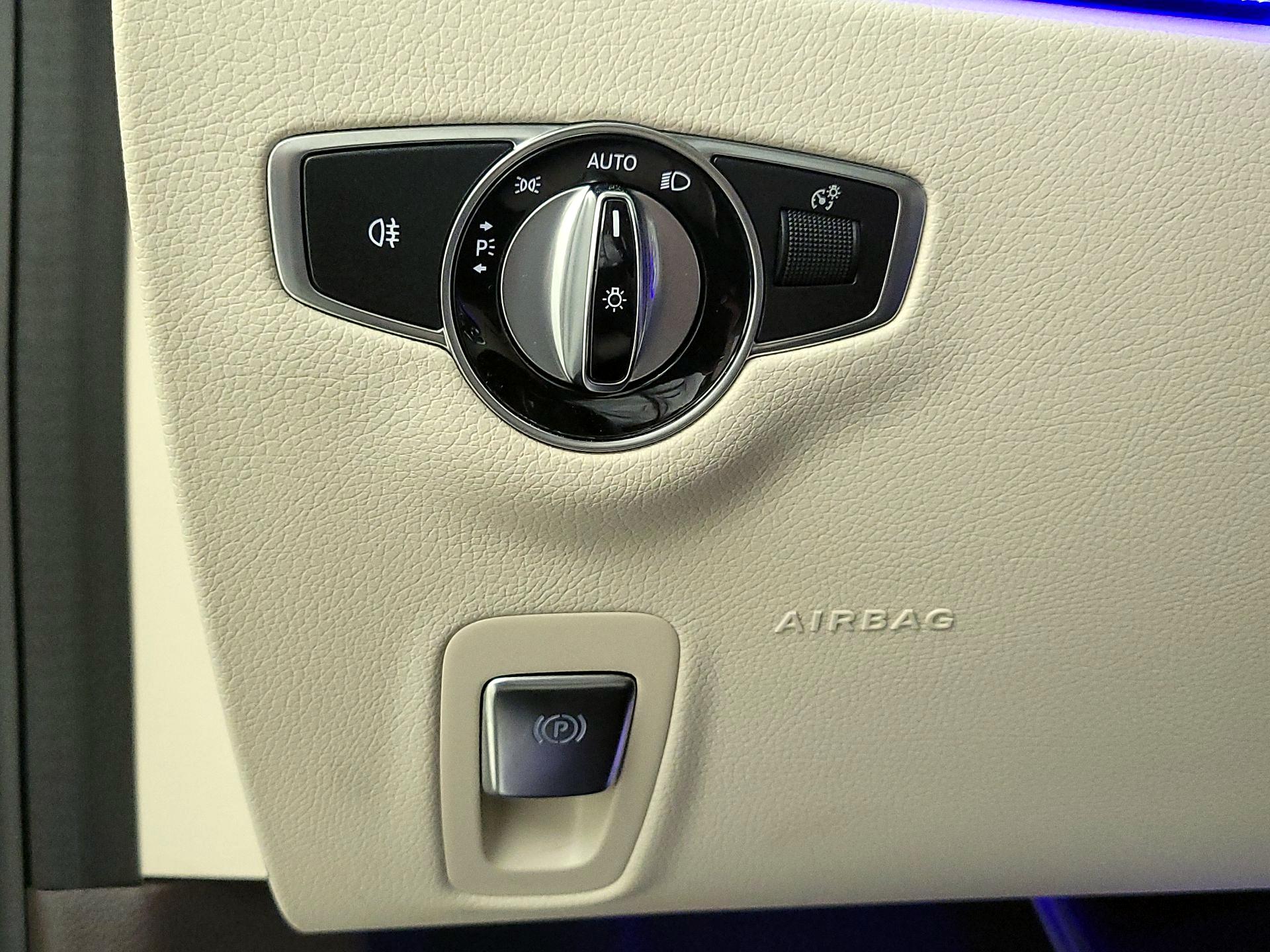Thumbnail: 2019 Mercedes-Benz E-Class - 11
