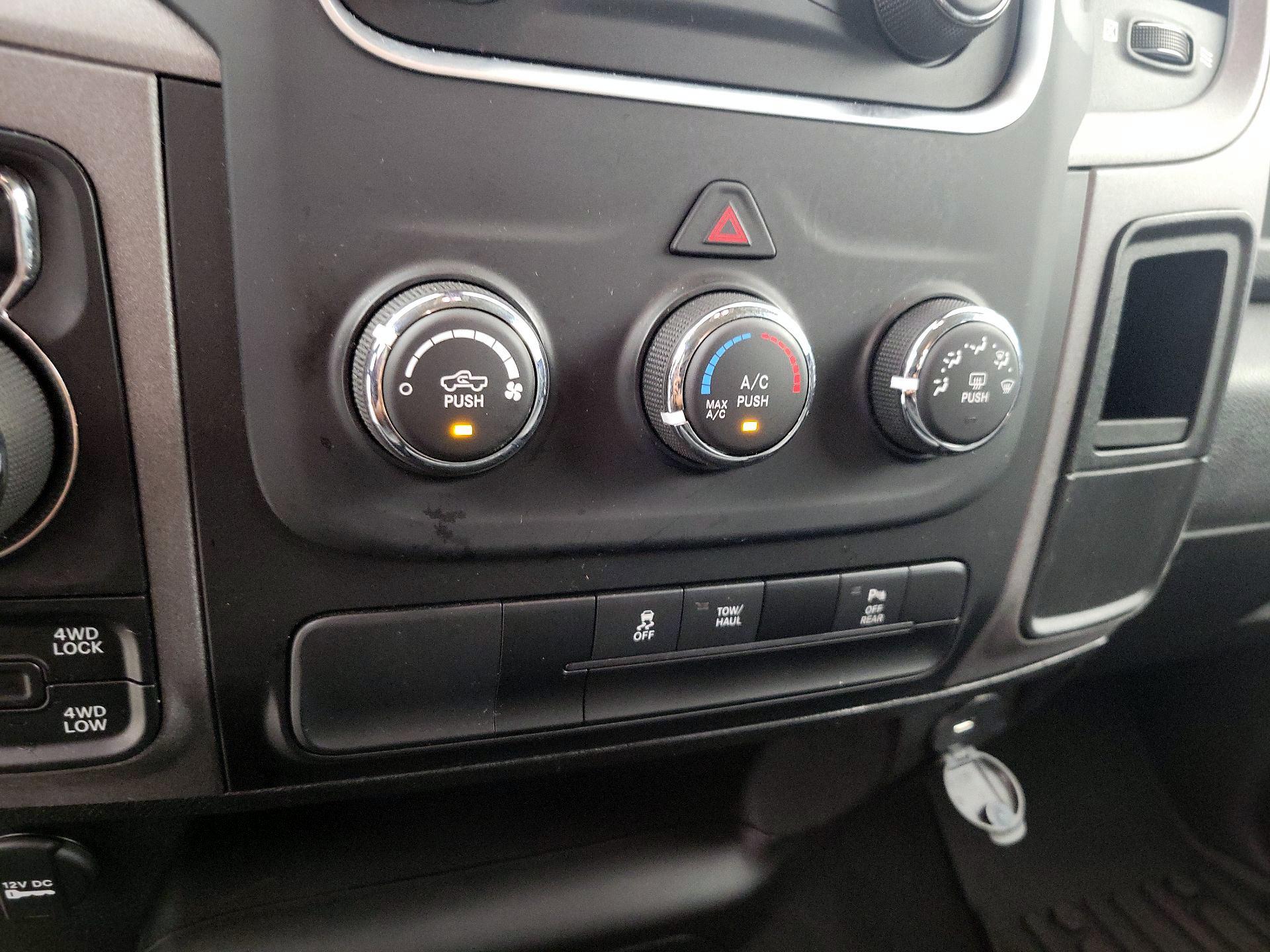 Thumbnail: 2023 RAM 1500 Classic - 16