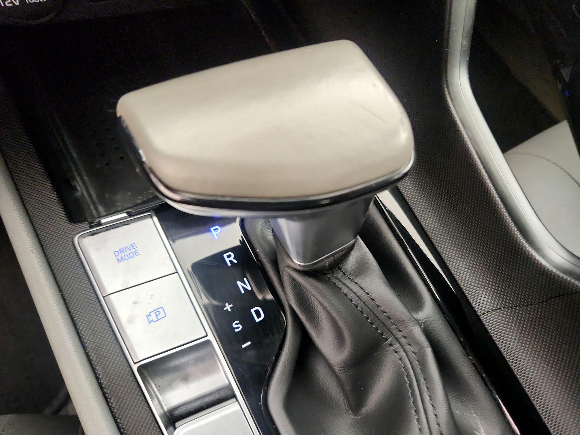 Thumbnail: 2023 Hyundai Elantra - 18