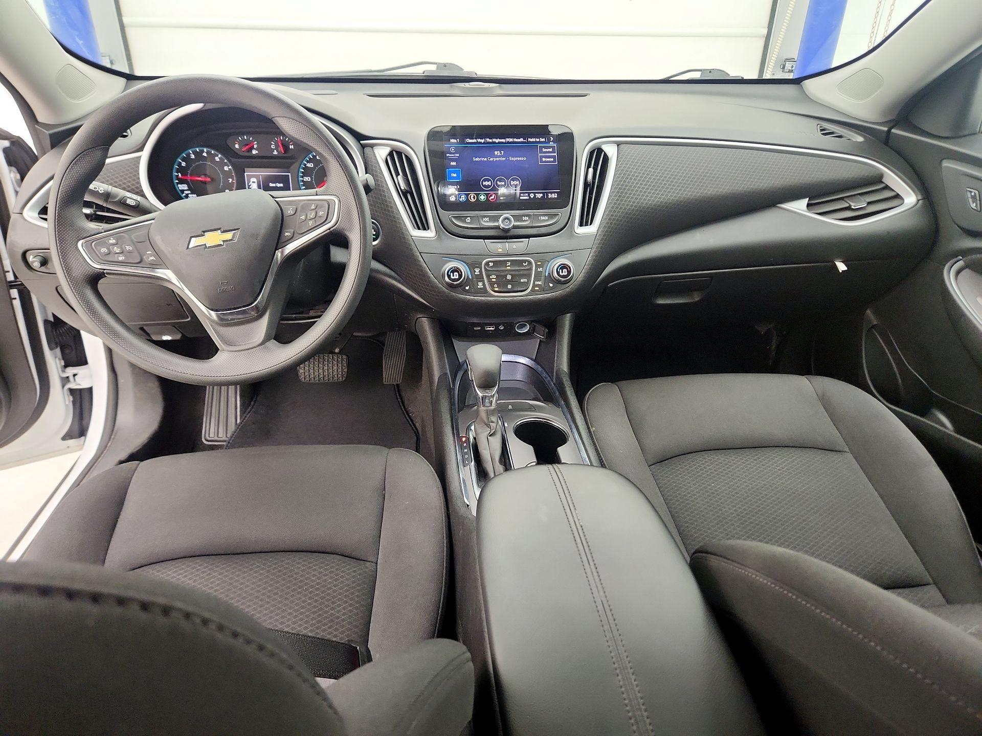 Thumbnail: 2023 Chevrolet Malibu - 9
