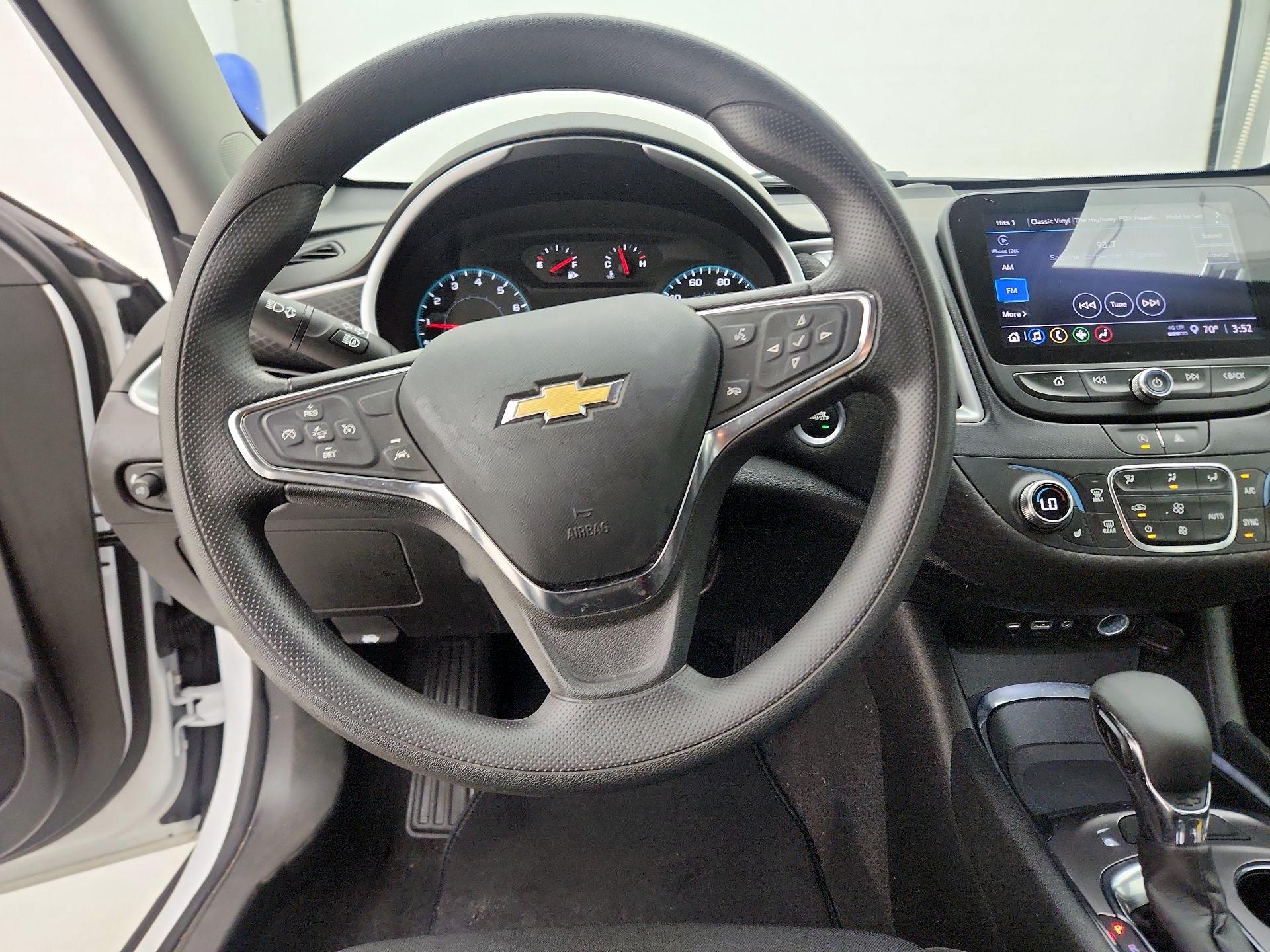 Thumbnail: 2023 Chevrolet Malibu - 10