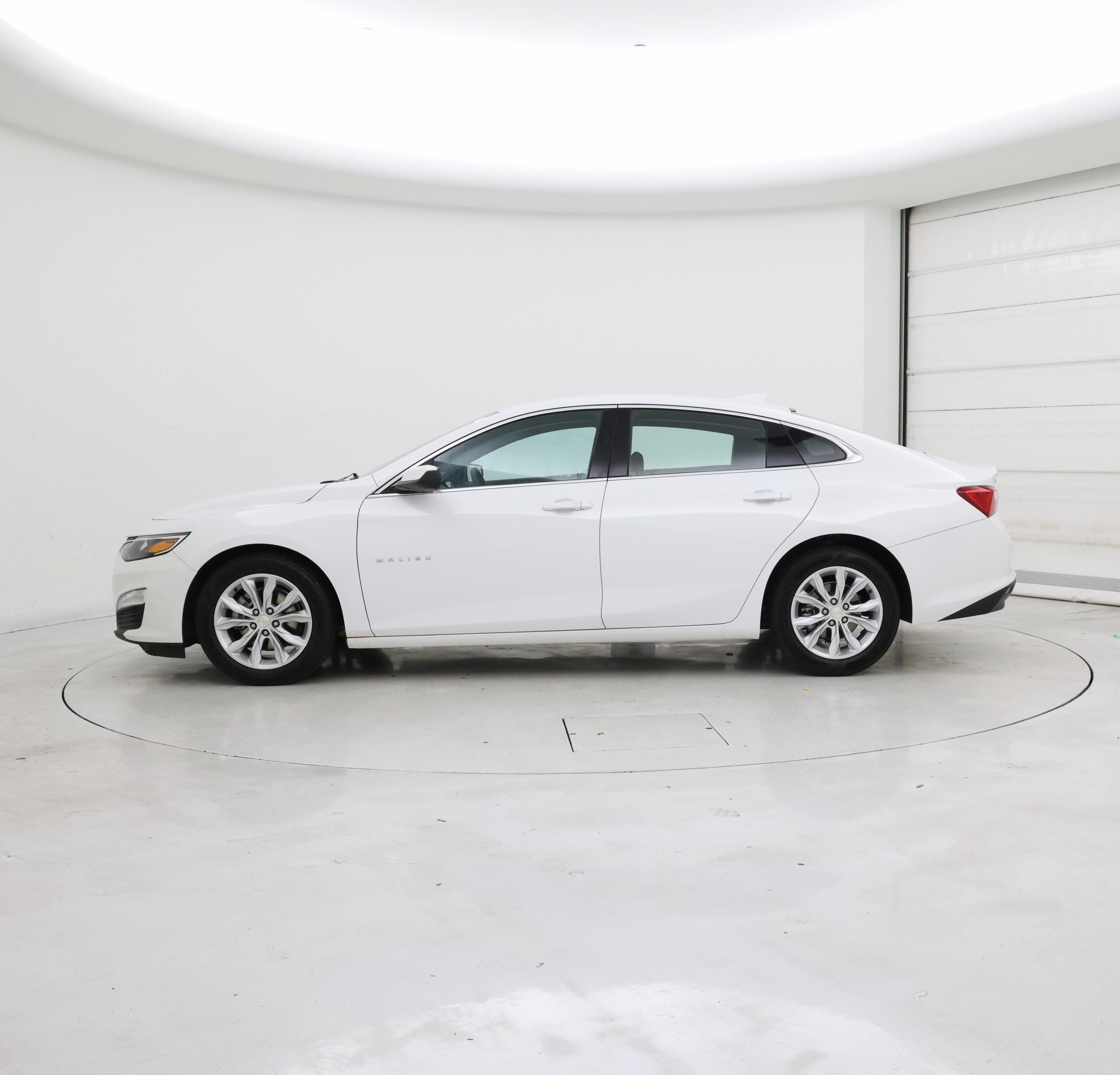 Thumbnail: 2023 Chevrolet Malibu - 3
