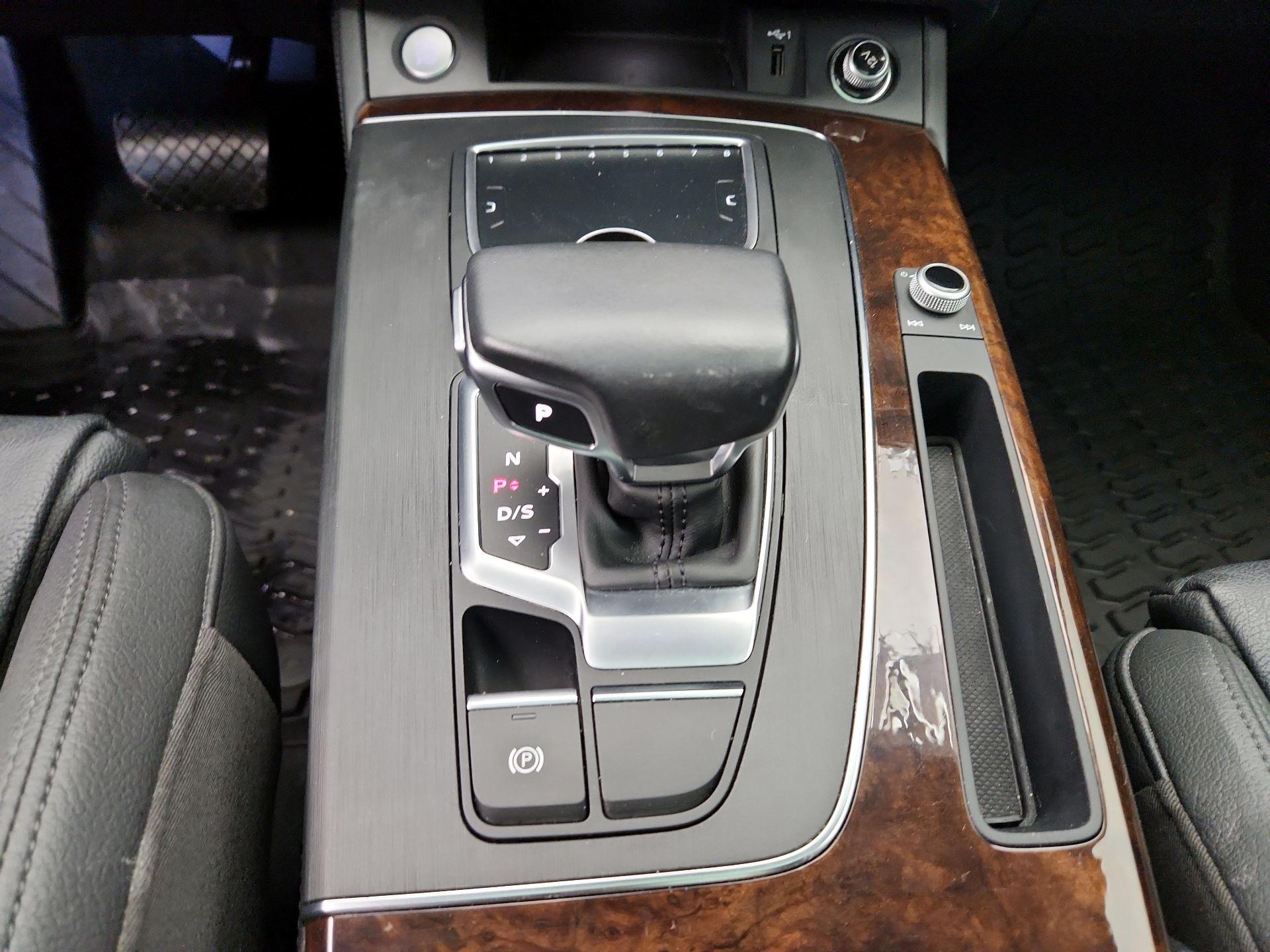 Thumbnail: 2020 Audi Q5 - 15