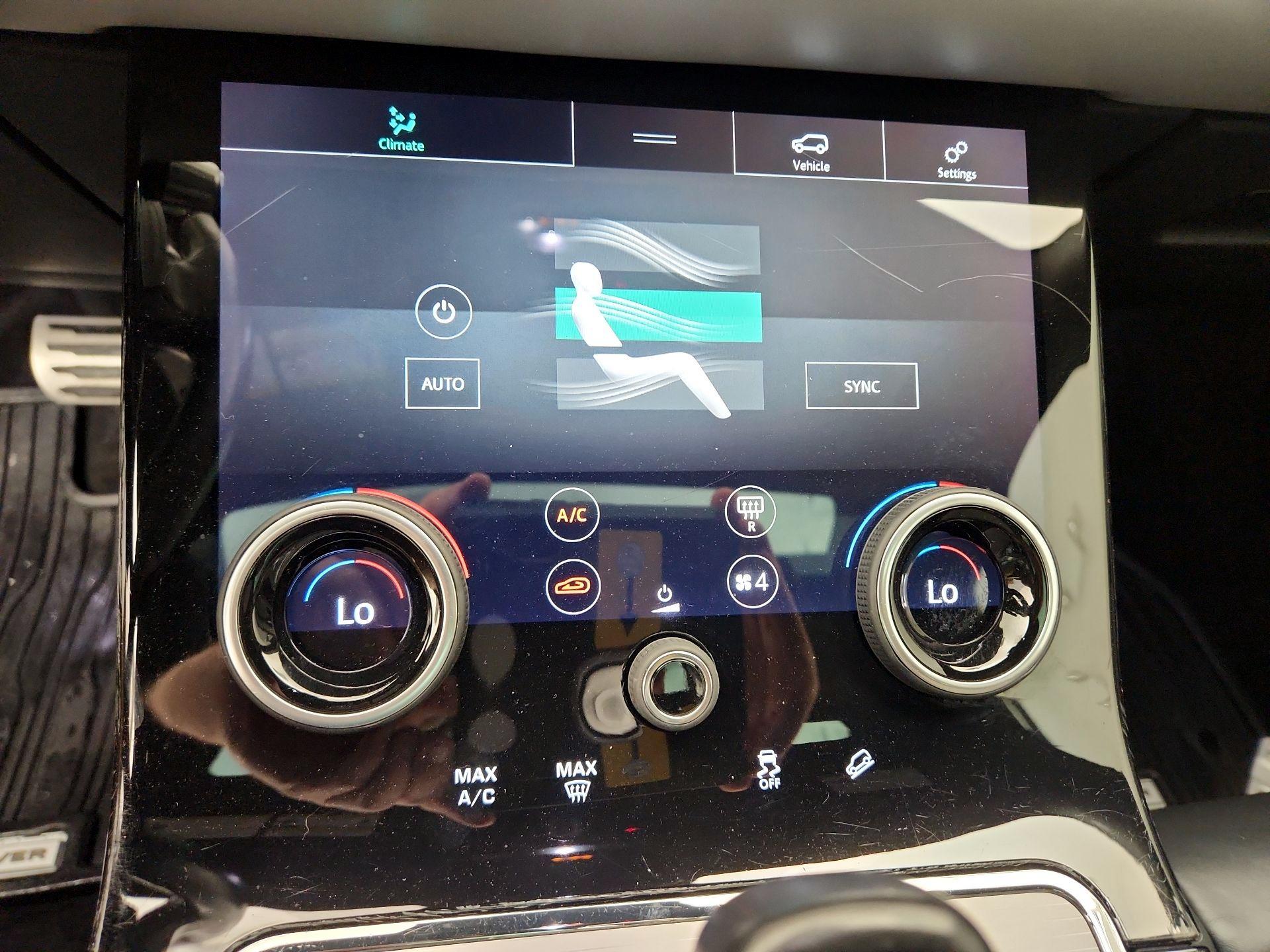 Thumbnail: 2020 Land Rover Range Rover Evoque - 17