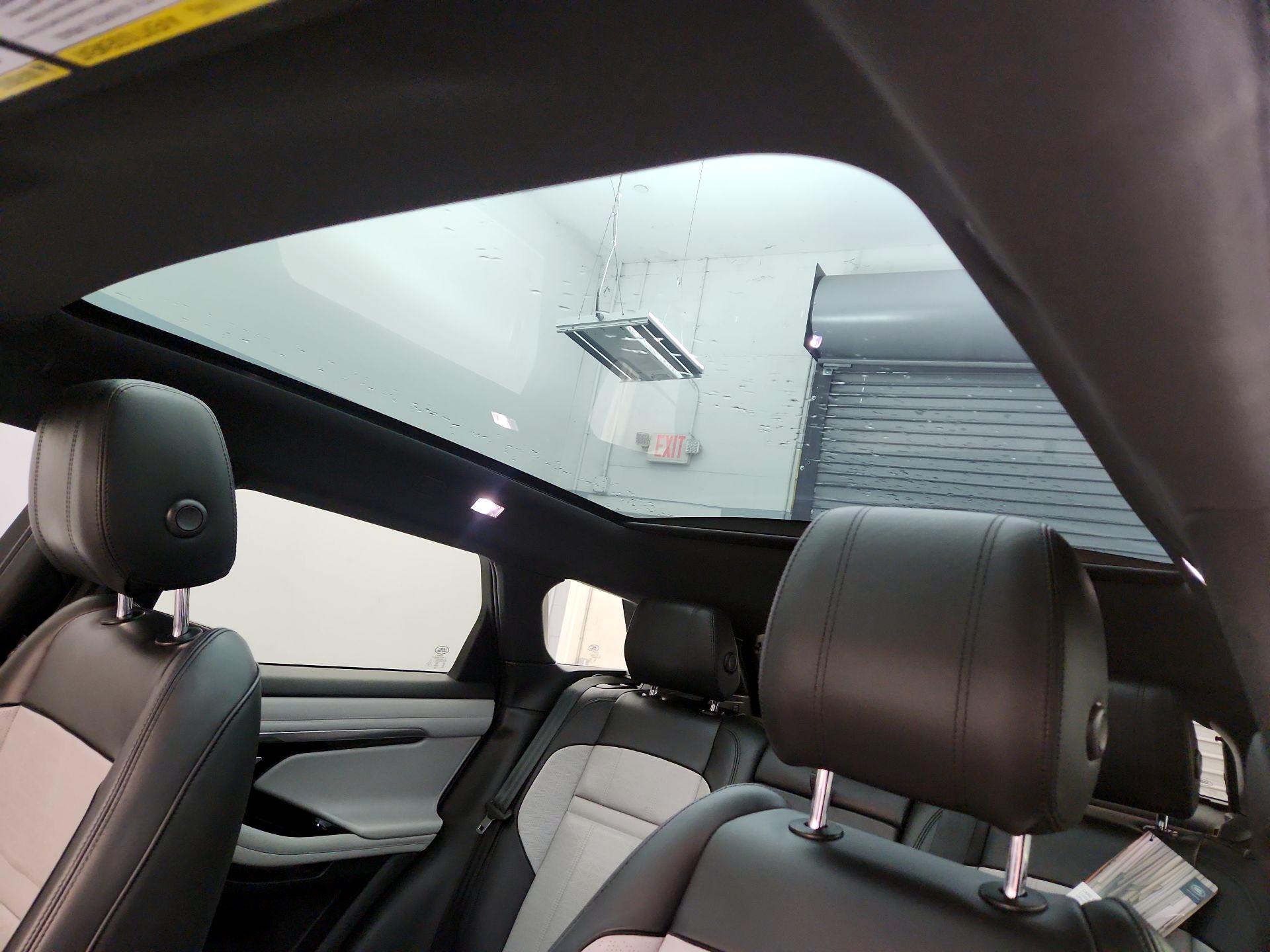 Thumbnail: 2020 Land Rover Range Rover Evoque - 20