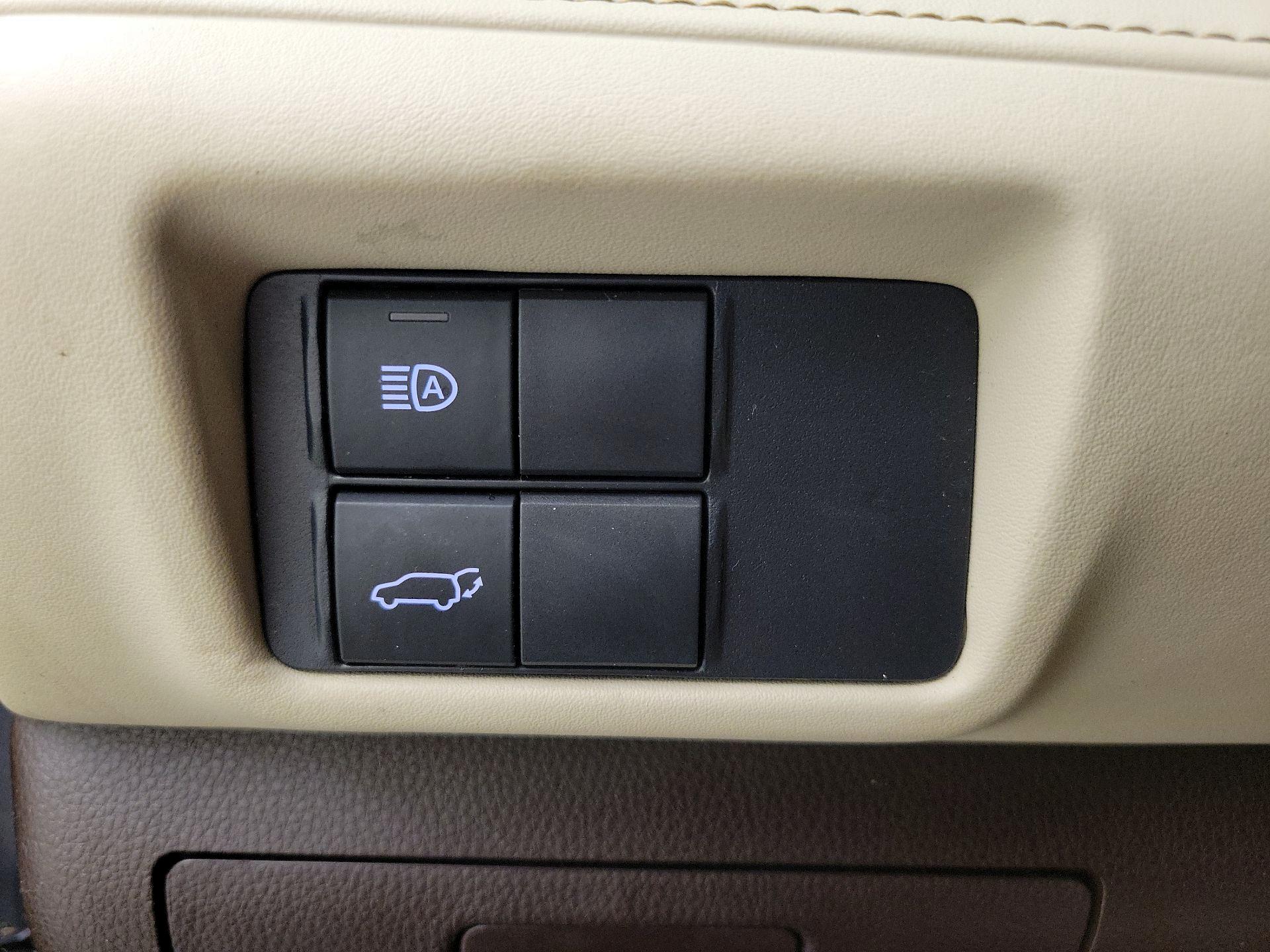 Thumbnail: 2021 Toyota Highlander - 13