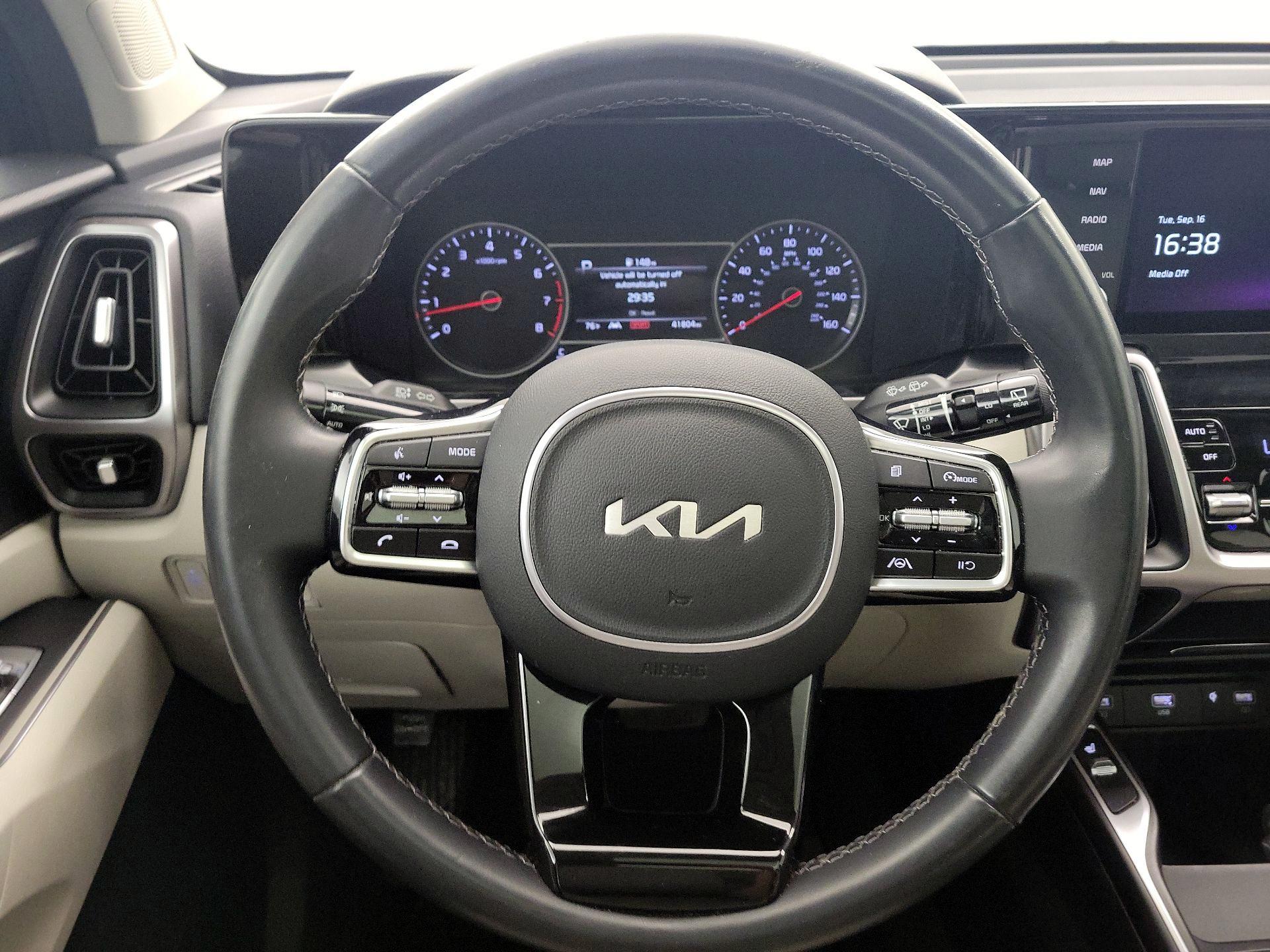 Thumbnail: 2023 Kia Sorento - 10