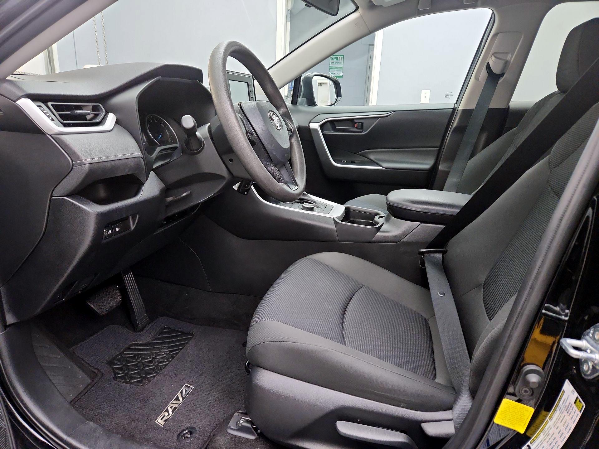 Thumbnail: 2021 Toyota RAV4 - 11