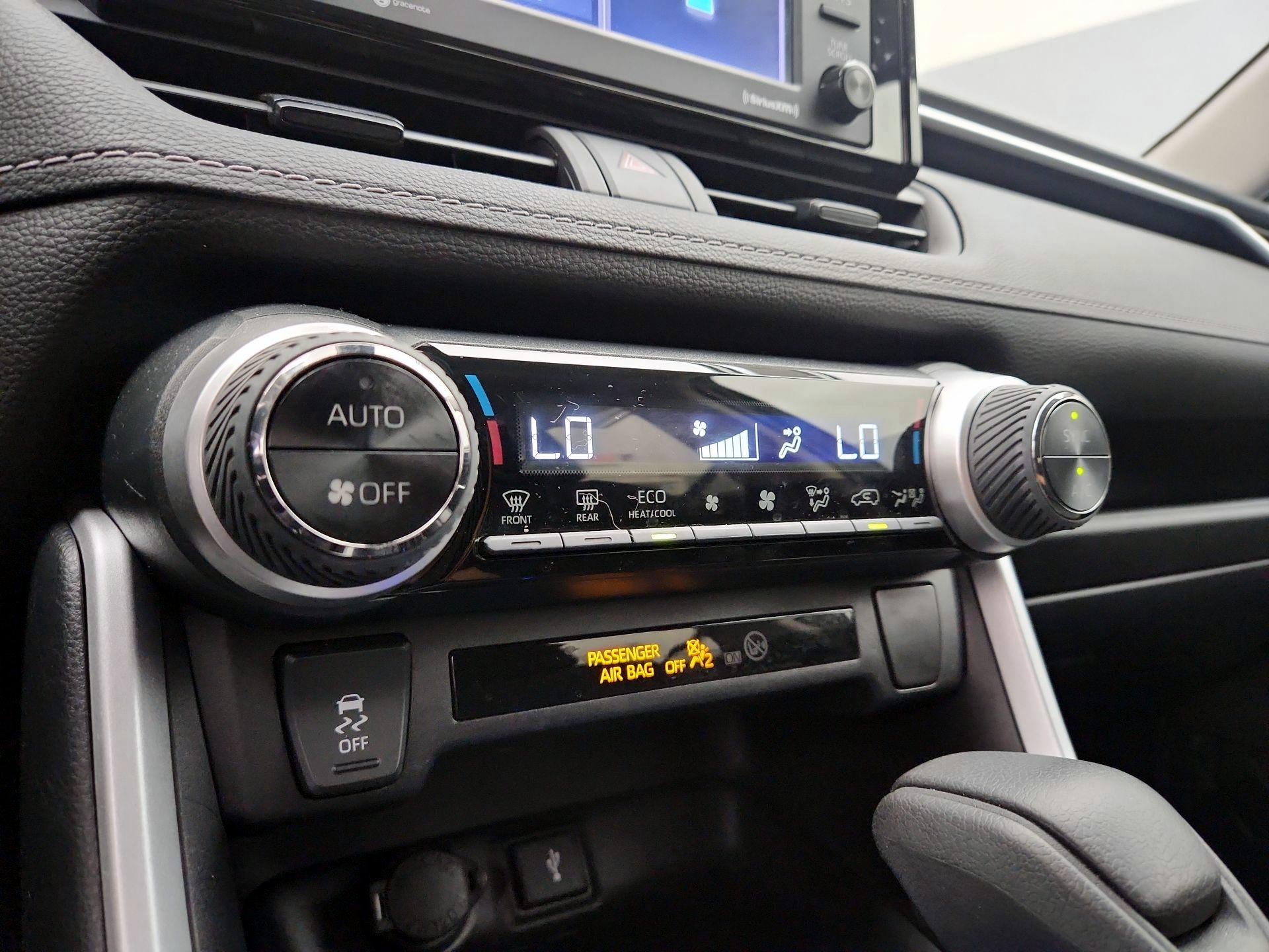 Thumbnail: 2021 Toyota RAV4 - 16