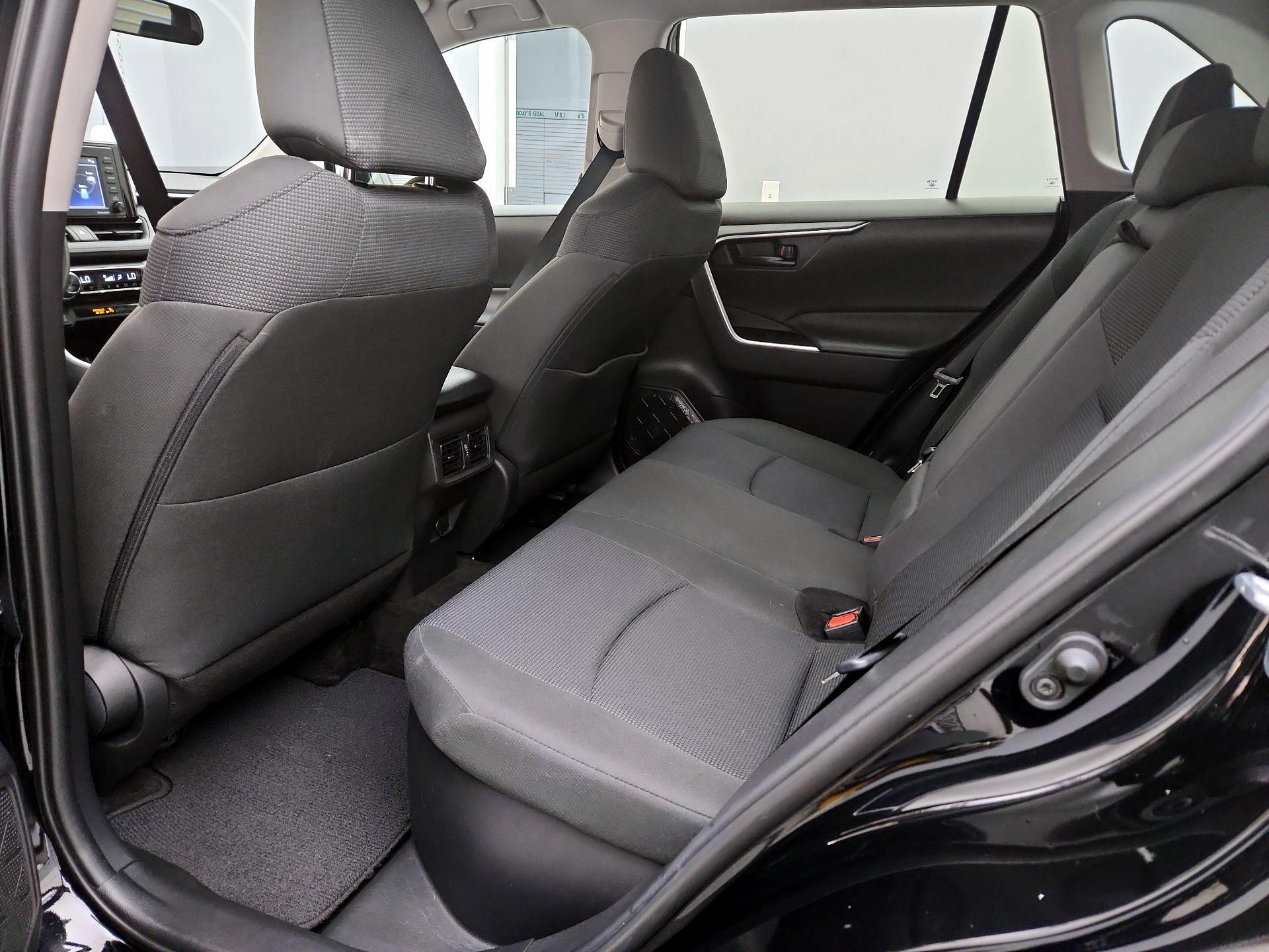Thumbnail: 2021 Toyota RAV4 - 19
