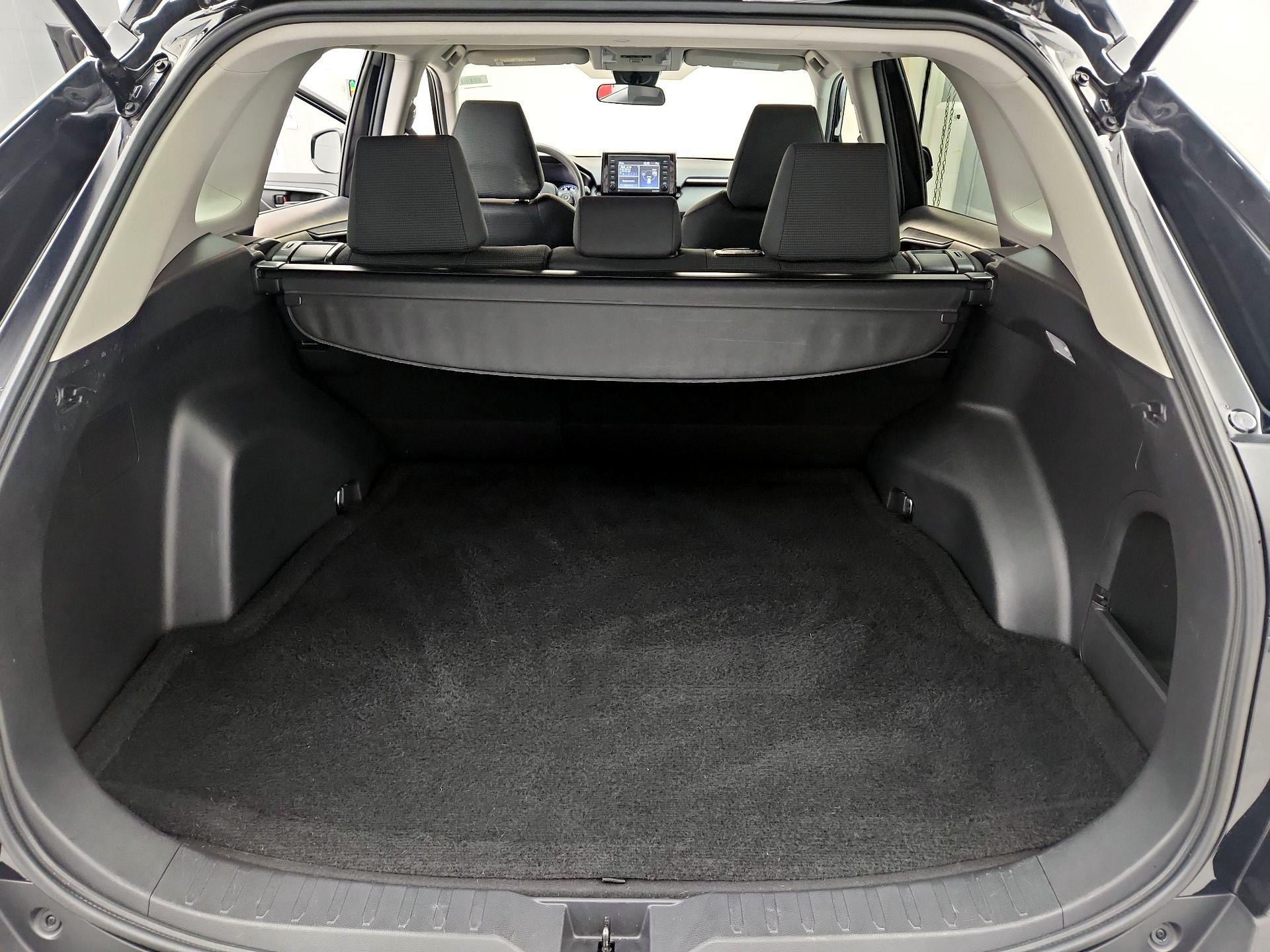 Thumbnail: 2021 Toyota RAV4 - 20