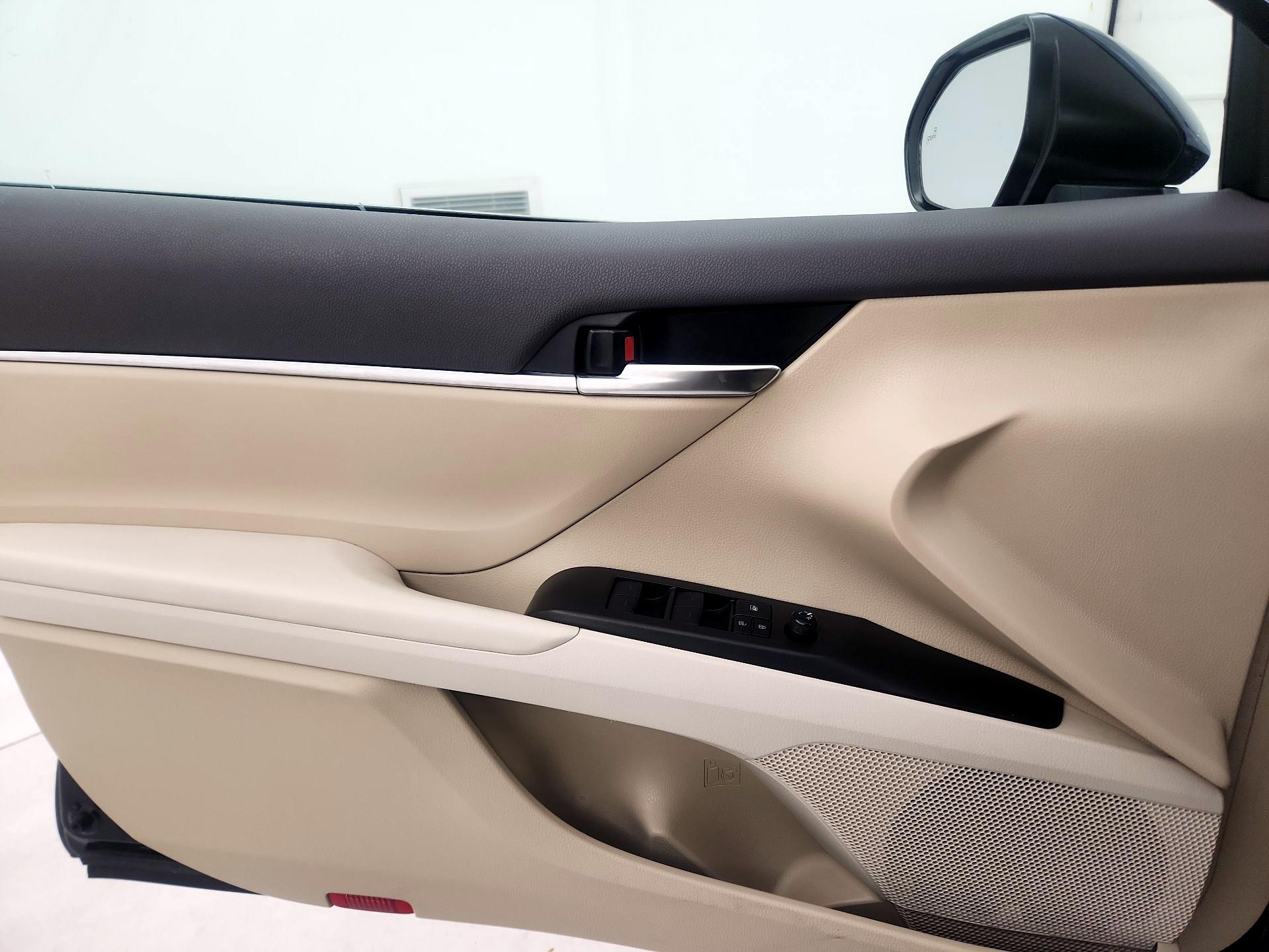 Thumbnail: 2021 Toyota Camry - 12