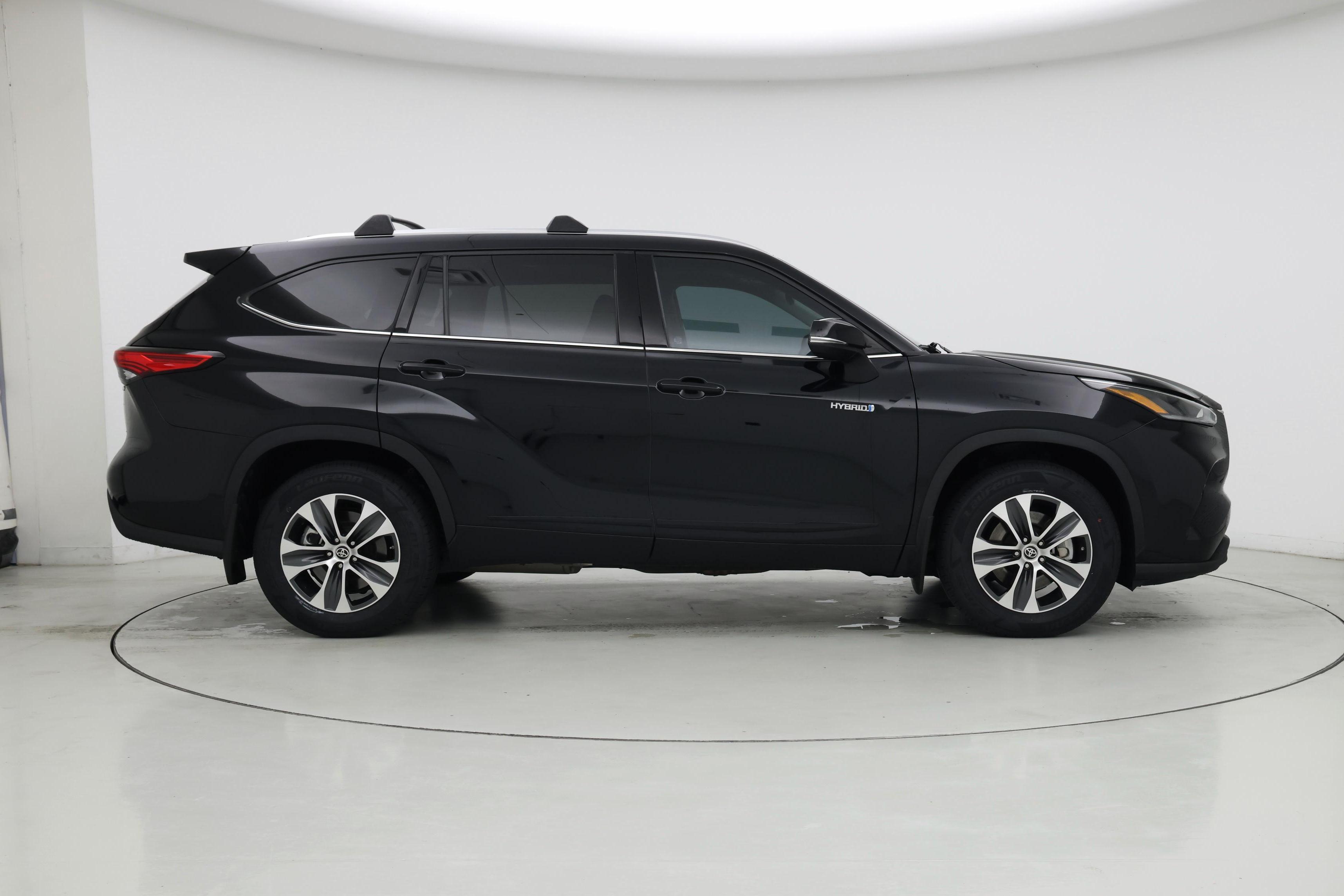 Thumbnail: 2021 Toyota Highlander - 7