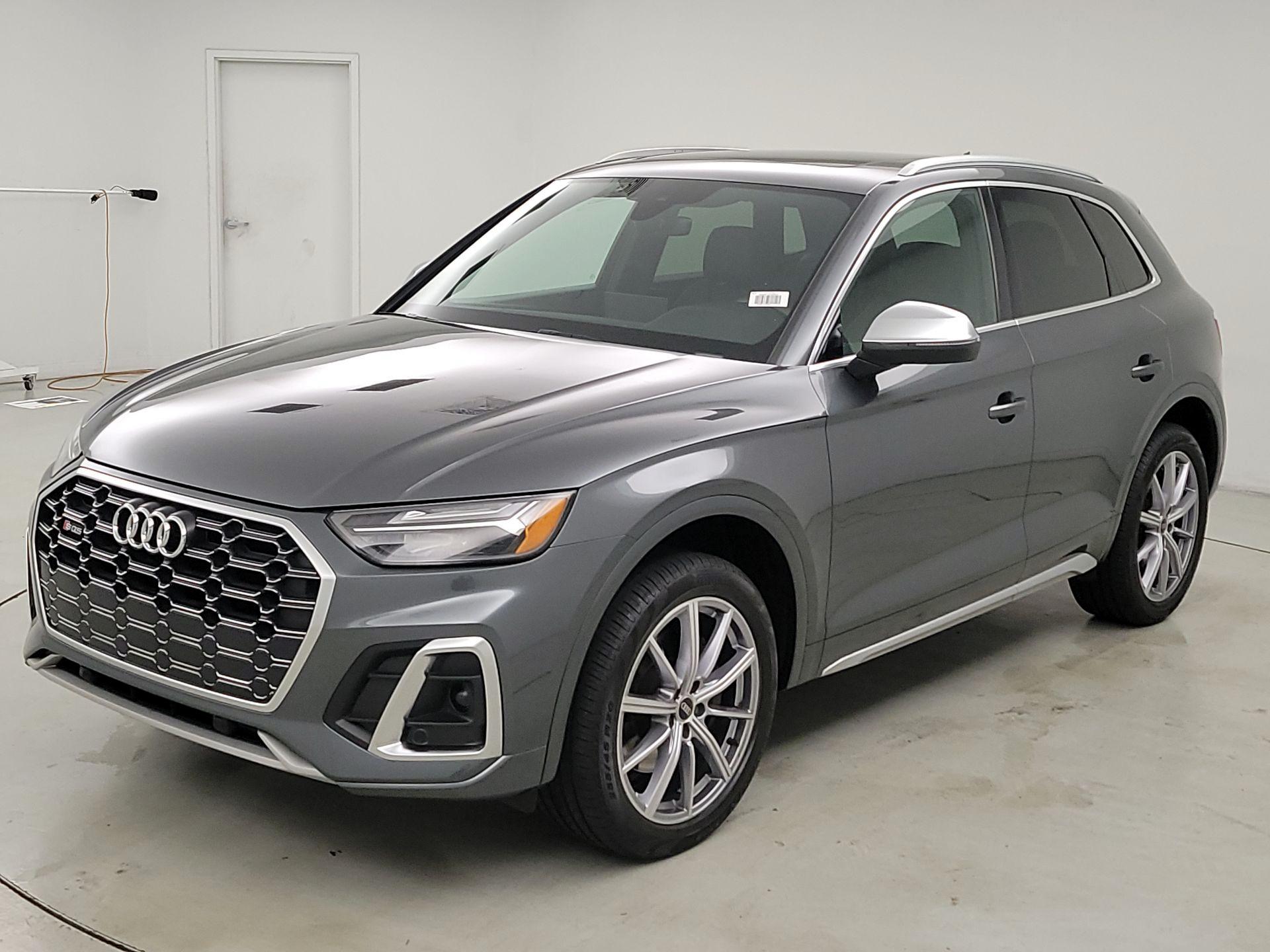 Thumbnail: 2023 Audi SQ5 - 3