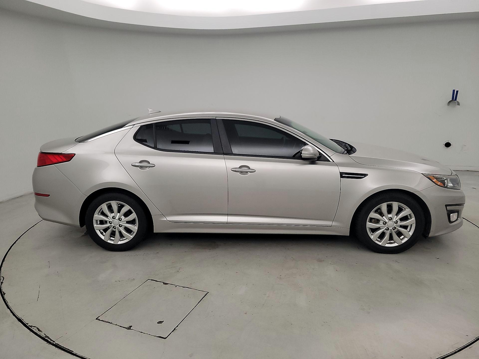 Thumbnail: 2015 Kia Optima - 4