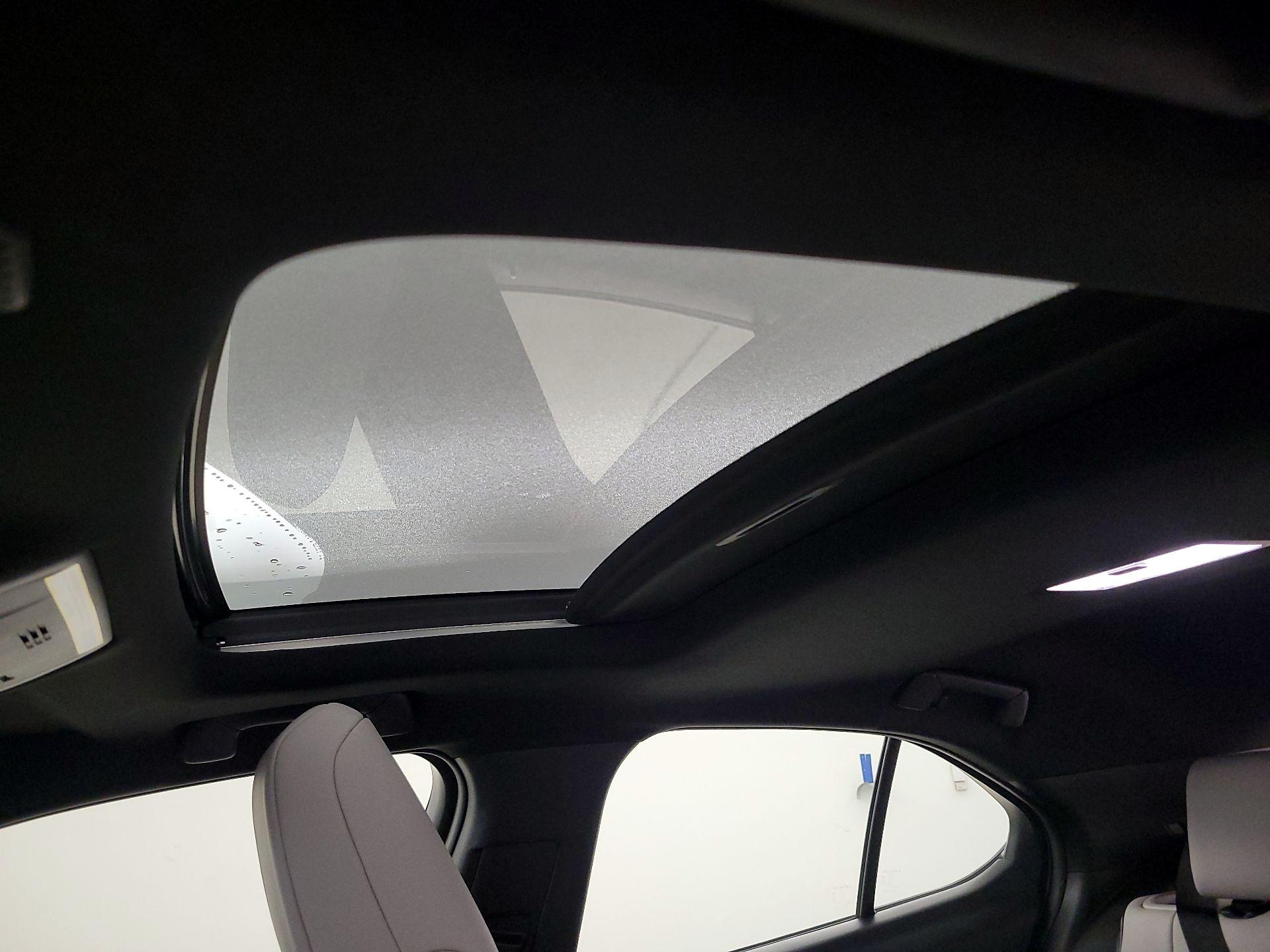 Thumbnail: 2019 Lexus UX - 17